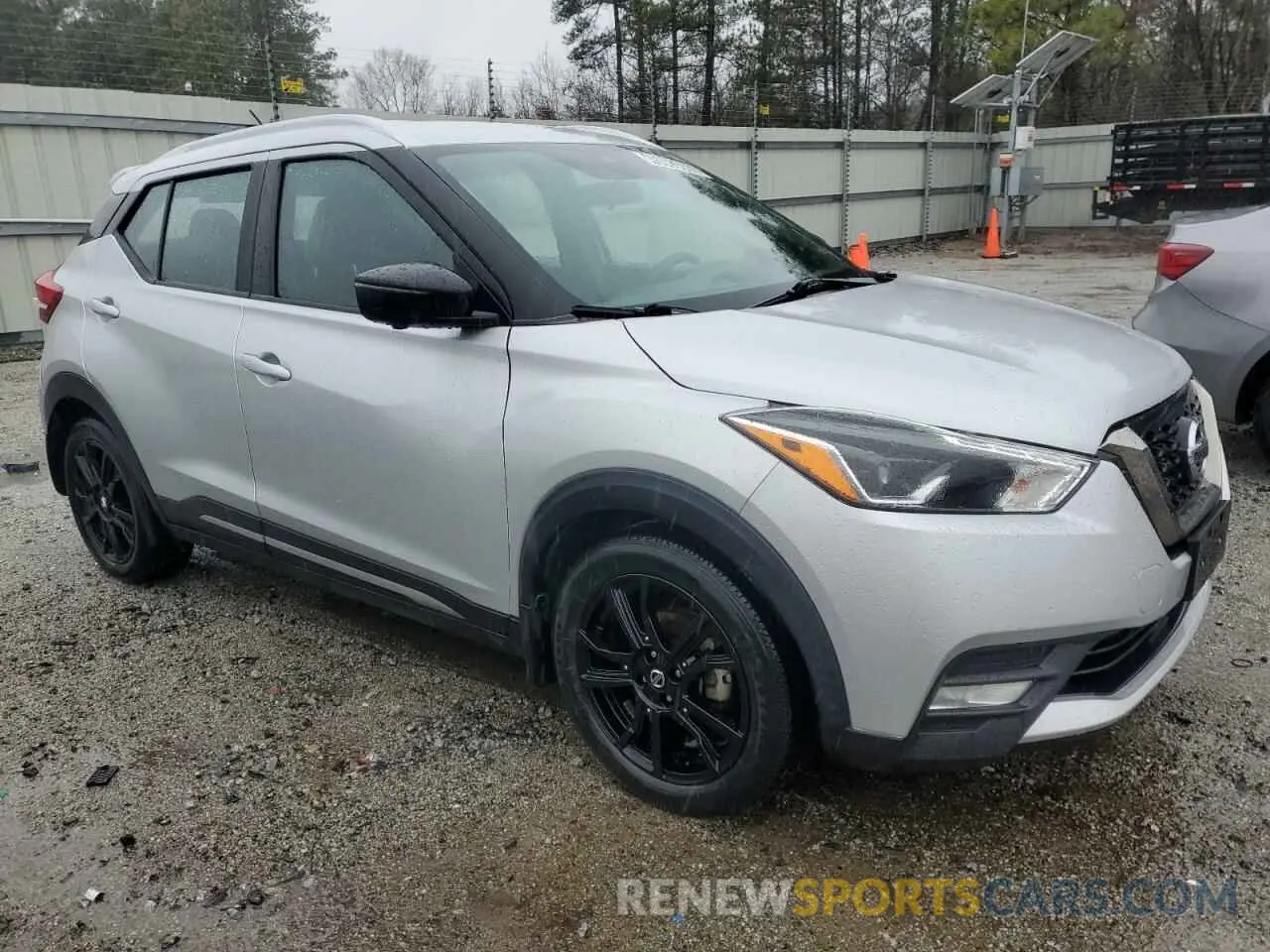 4 fotografías del automóvil dañado 3N1CP5DV1LL557943 NISSAN KICKS 2020