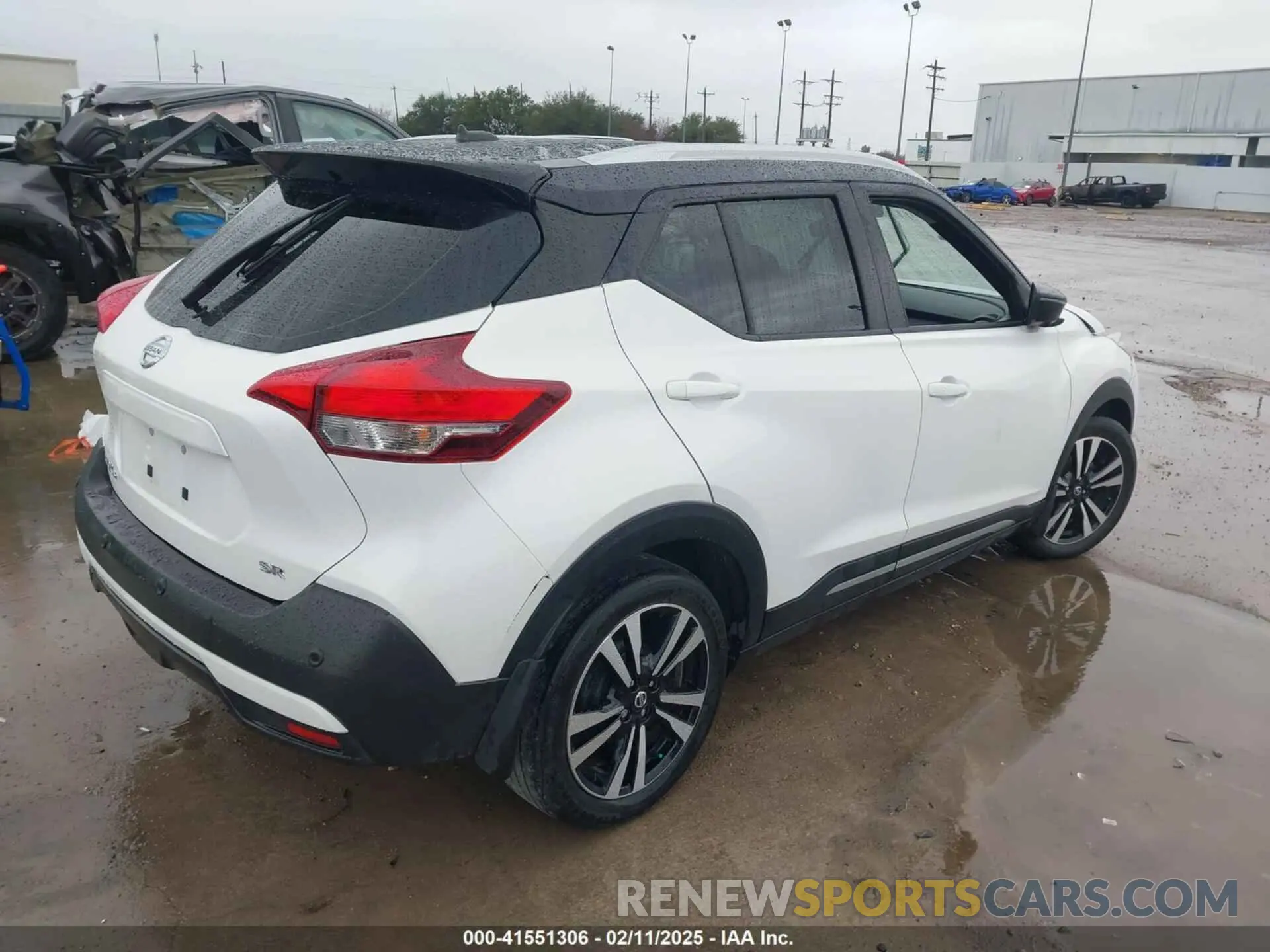 4 fotografías del automóvil dañado 3N1CP5DV2LL533845 NISSAN KICKS 2020