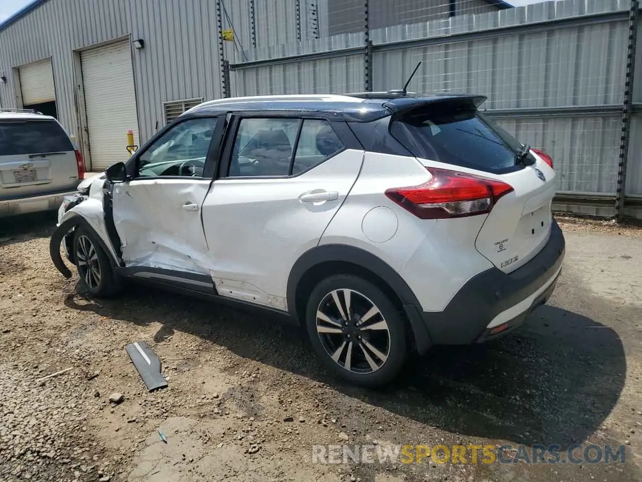 2 fotografías del automóvil dañado 3N1CP5DV3LL551626 NISSAN KICKS 2020