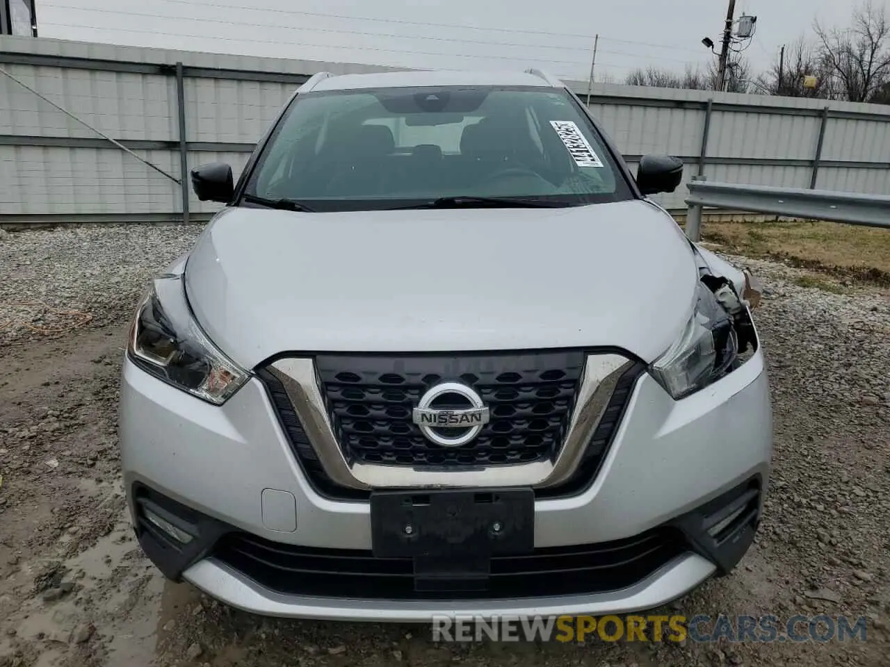 5 fotografías del automóvil dañado 3N1CP5DV4LL552056 NISSAN KICKS 2020
