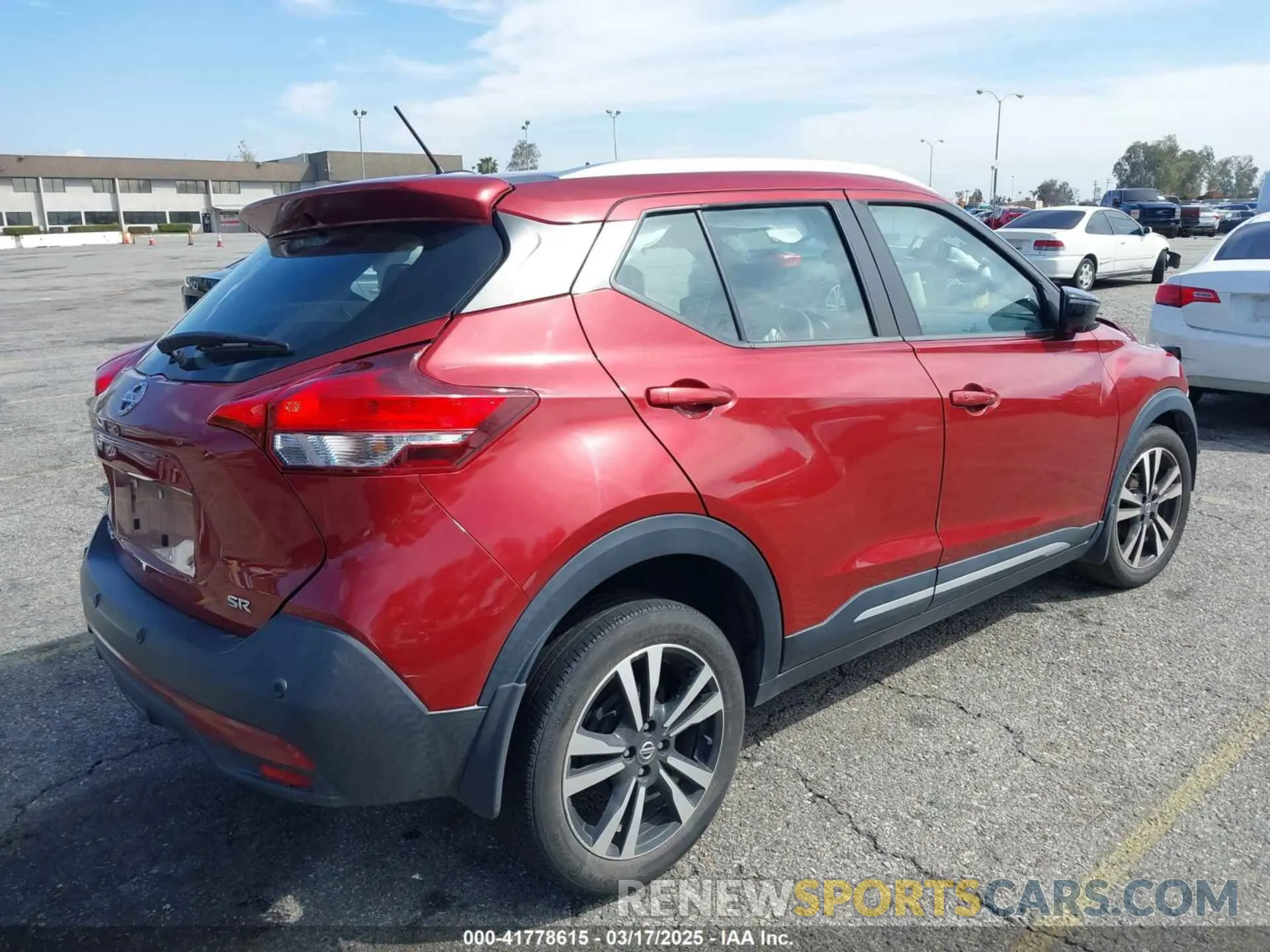 4 fotografías del automóvil dañado 3N1CP5DV5LL536903 NISSAN KICKS 2020
