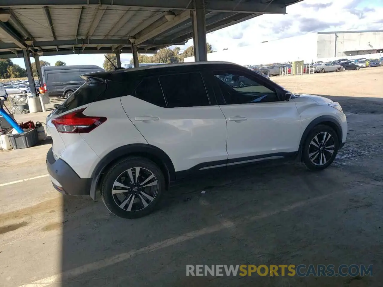 3 fotografías del automóvil dañado 3N1CP5DV5LL565012 NISSAN KICKS 2020