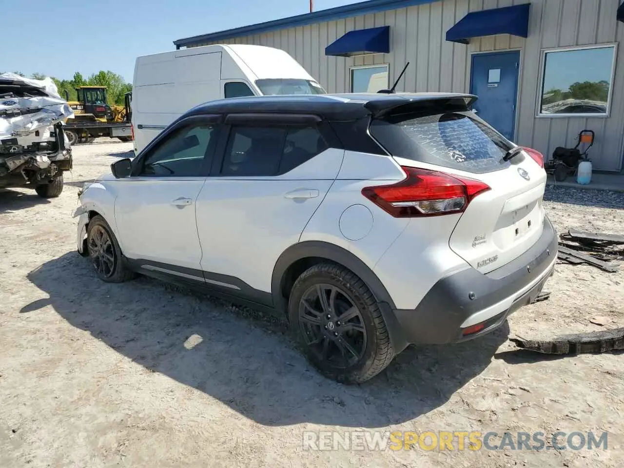 2 fotografías del automóvil dañado 3N1CP5DV6LL518474 NISSAN KICKS 2020