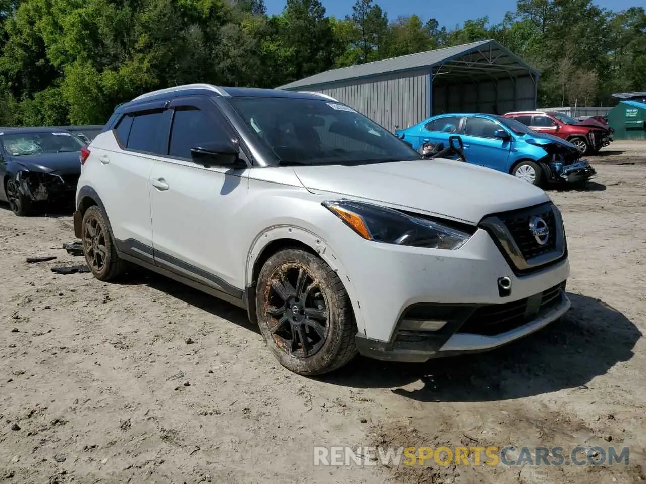 4 fotografías del automóvil dañado 3N1CP5DV6LL518474 NISSAN KICKS 2020