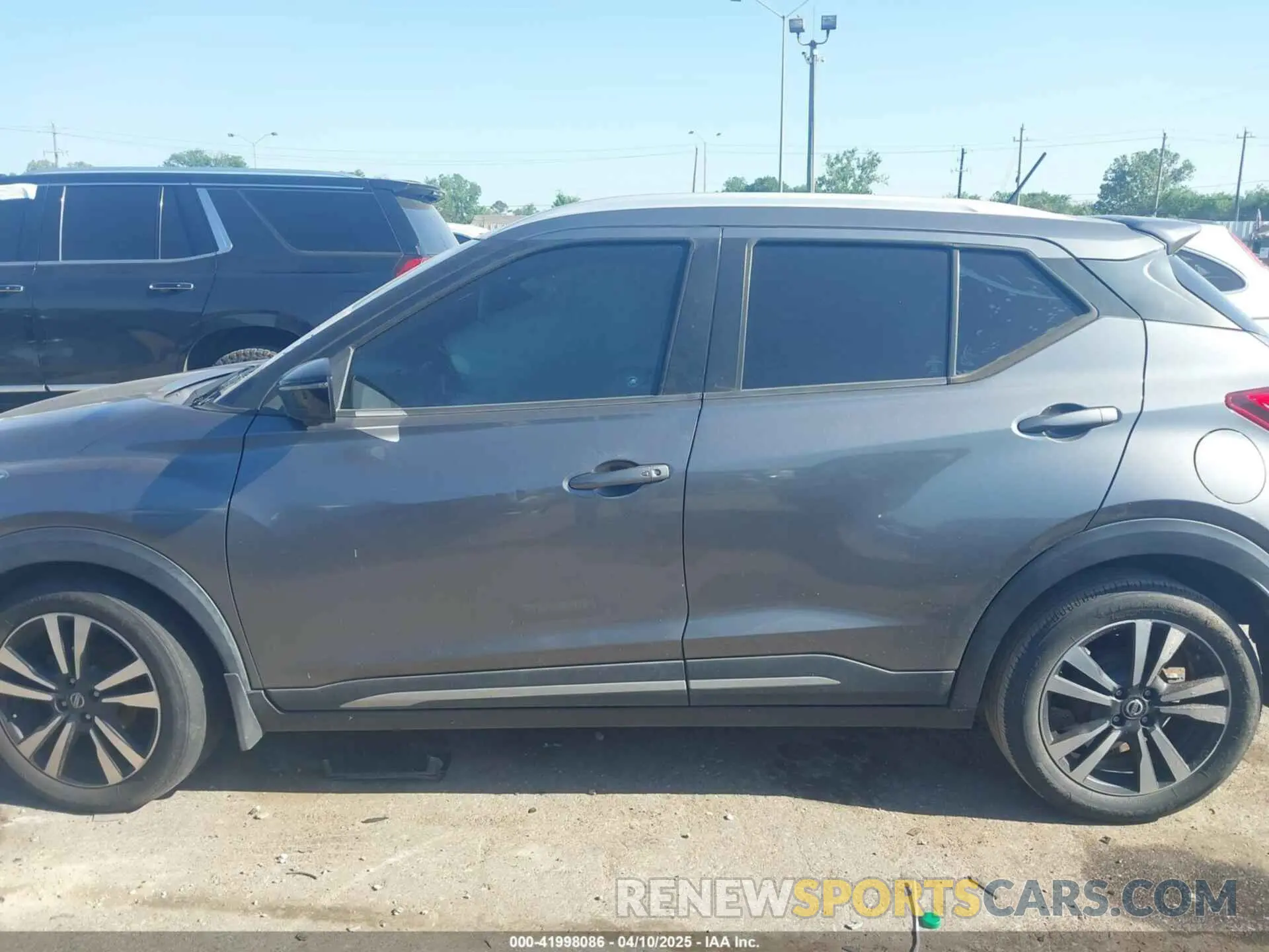 14 fotografías del automóvil dañado 3N1CP5DV6LL543732 NISSAN KICKS 2020