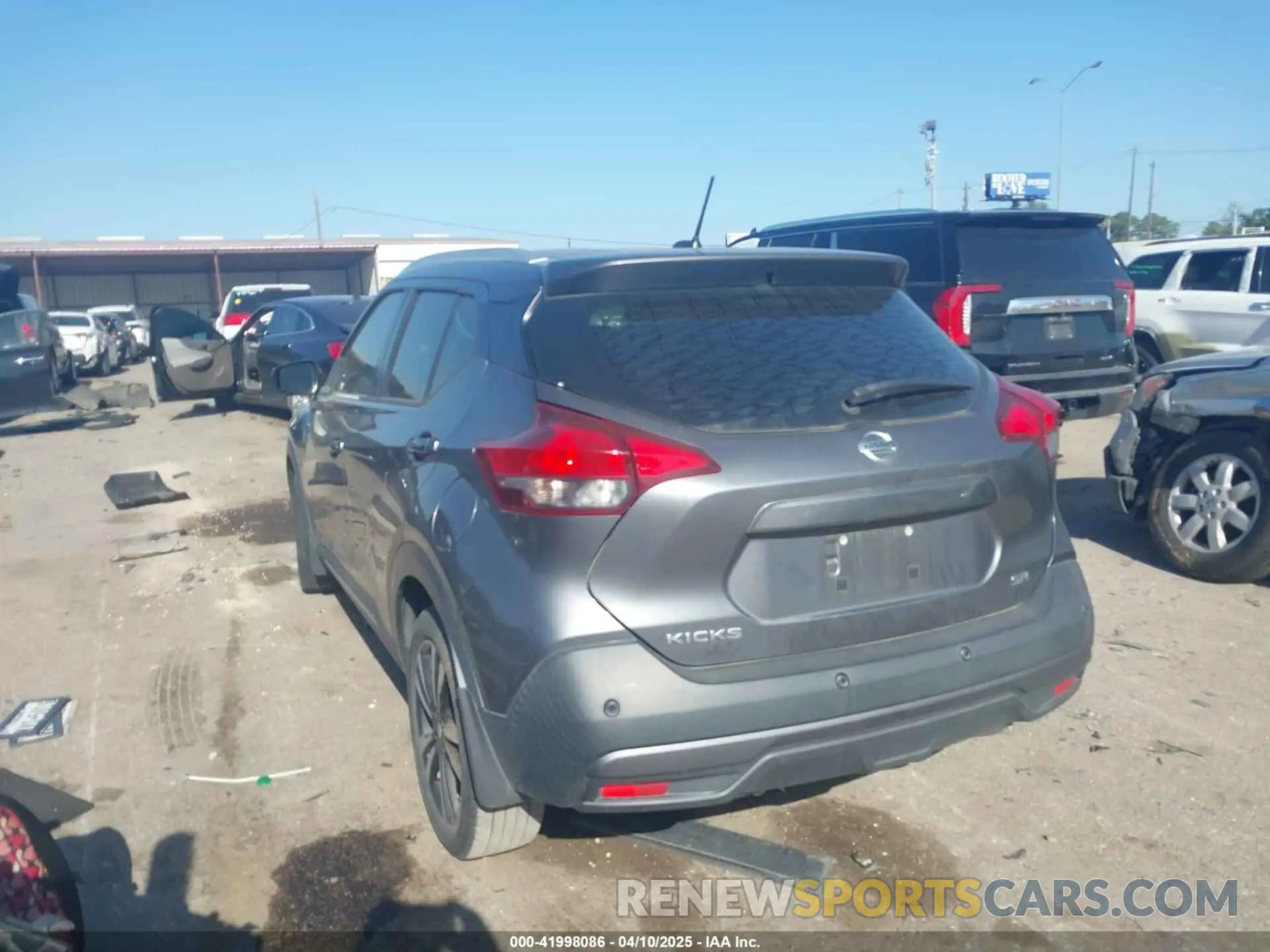 3 fotografías del automóvil dañado 3N1CP5DV6LL543732 NISSAN KICKS 2020