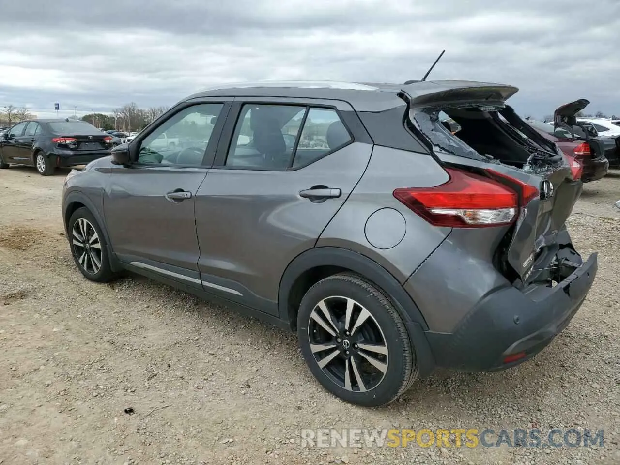 2 fotografías del automóvil dañado 3N1CP5DV6LL561860 NISSAN KICKS 2020