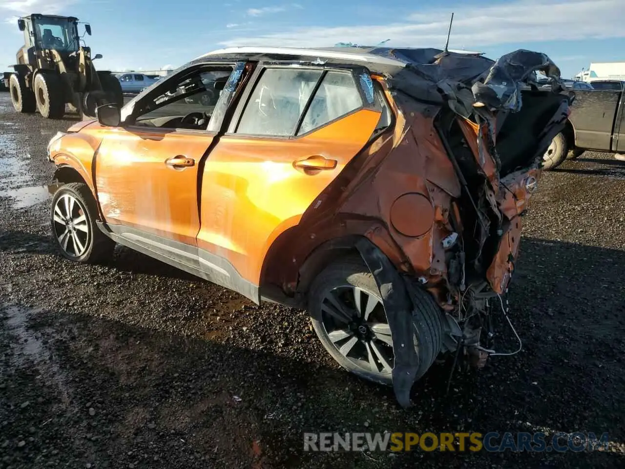 2 fotografías del automóvil dañado 3N1CP5DV9LL558581 NISSAN KICKS 2020