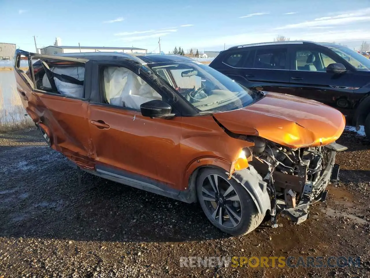 4 fotografías del automóvil dañado 3N1CP5DV9LL558581 NISSAN KICKS 2020