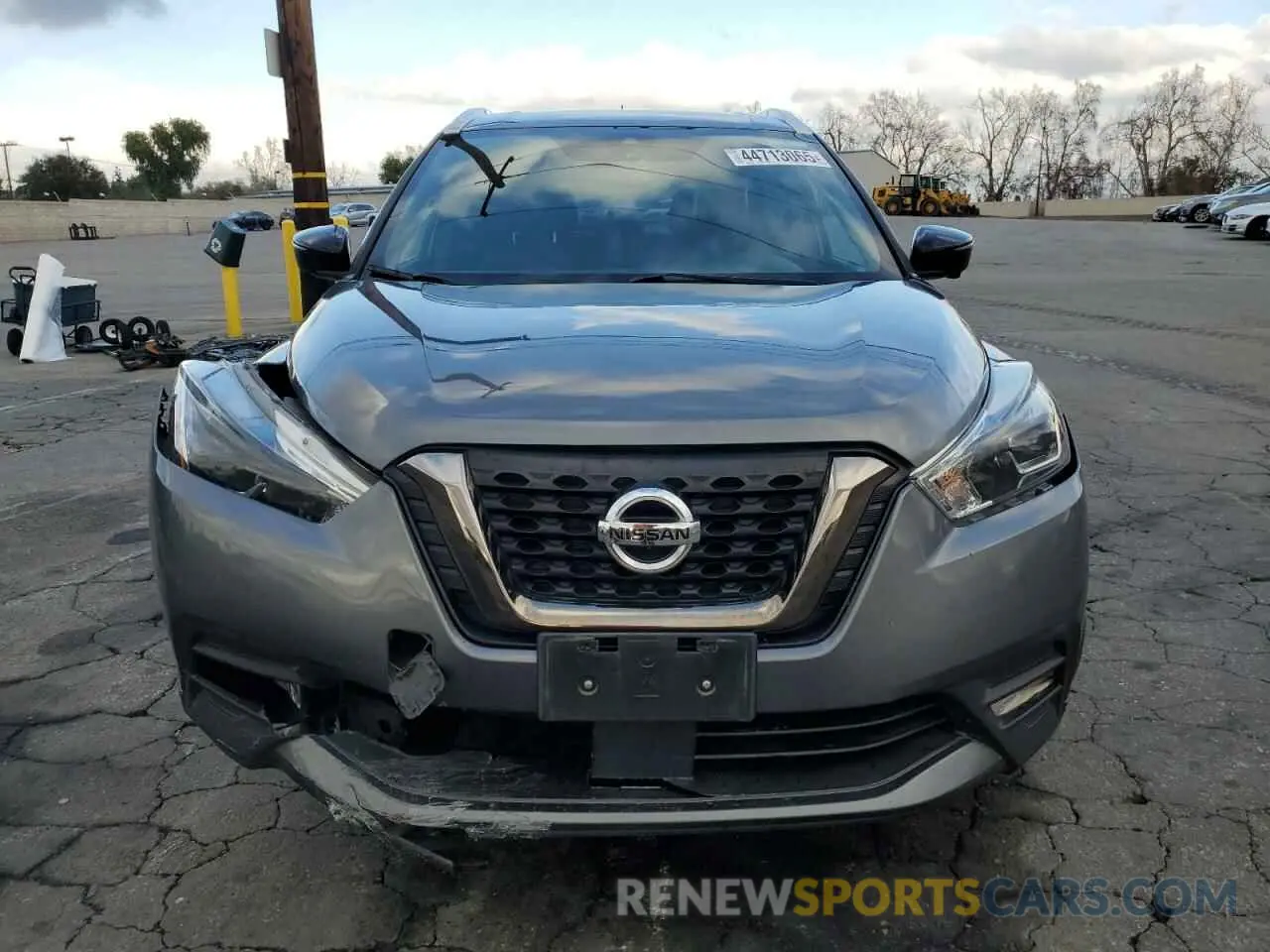 5 fotografías del automóvil dañado 3N1CP5DVXLL503945 NISSAN KICKS 2020