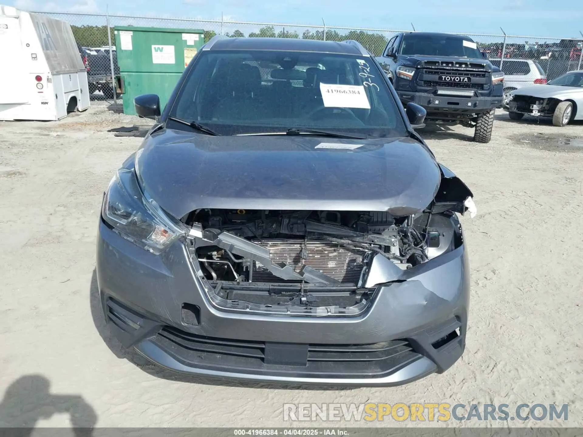 12 fotografías del automóvil dañado 3N1CP5DVXLL519627 NISSAN KICKS 2020