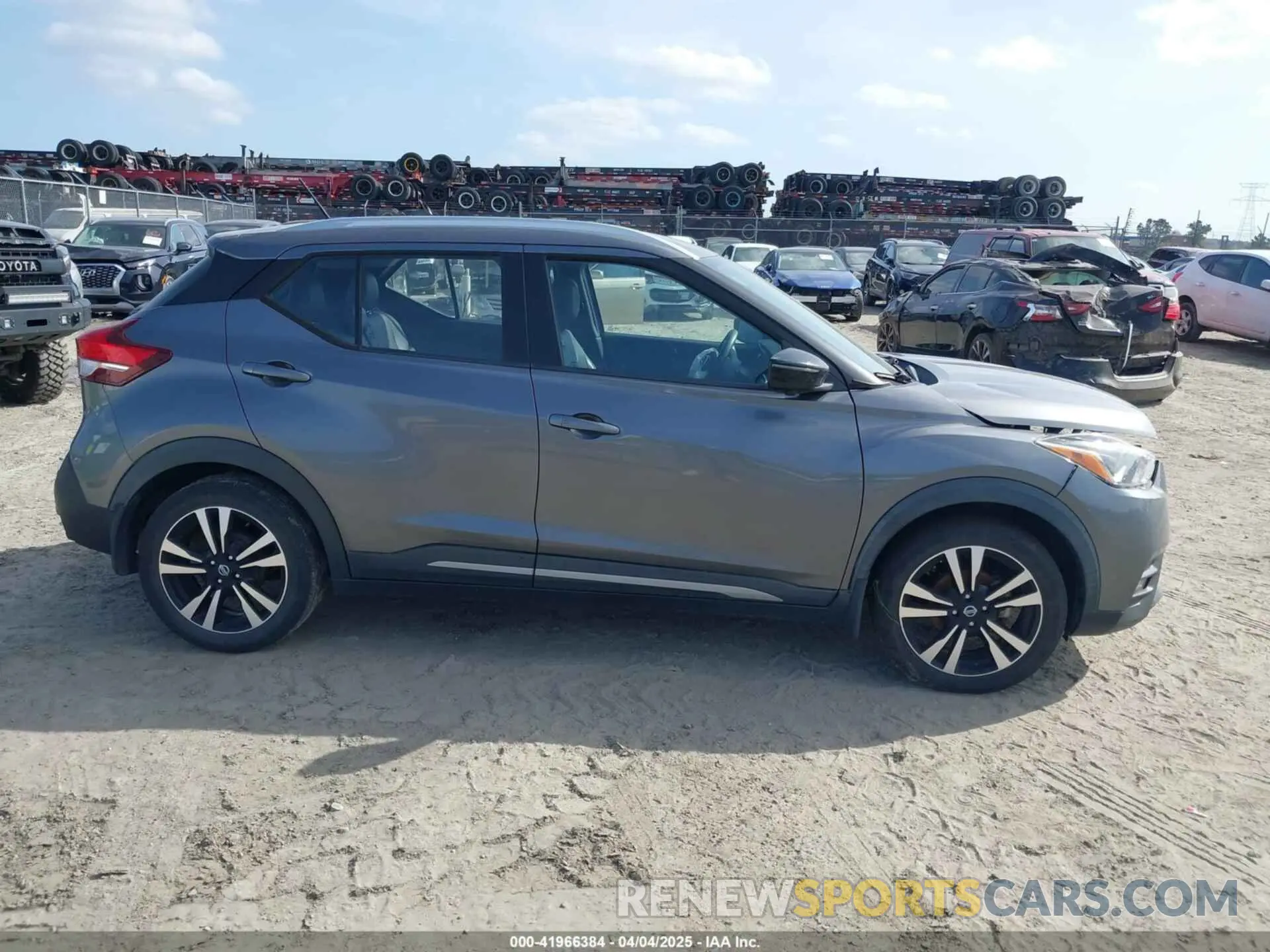 13 fotografías del automóvil dañado 3N1CP5DVXLL519627 NISSAN KICKS 2020