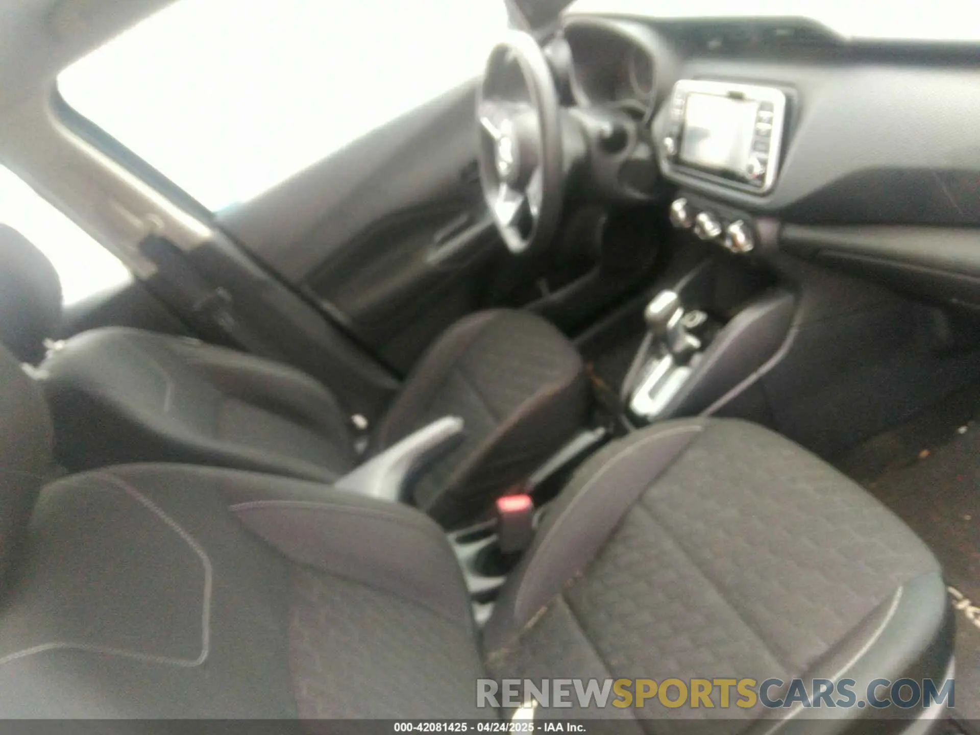 5 fotografías del automóvil dañado 3N1CP5BV0ML508334 NISSAN KICKS 2021
