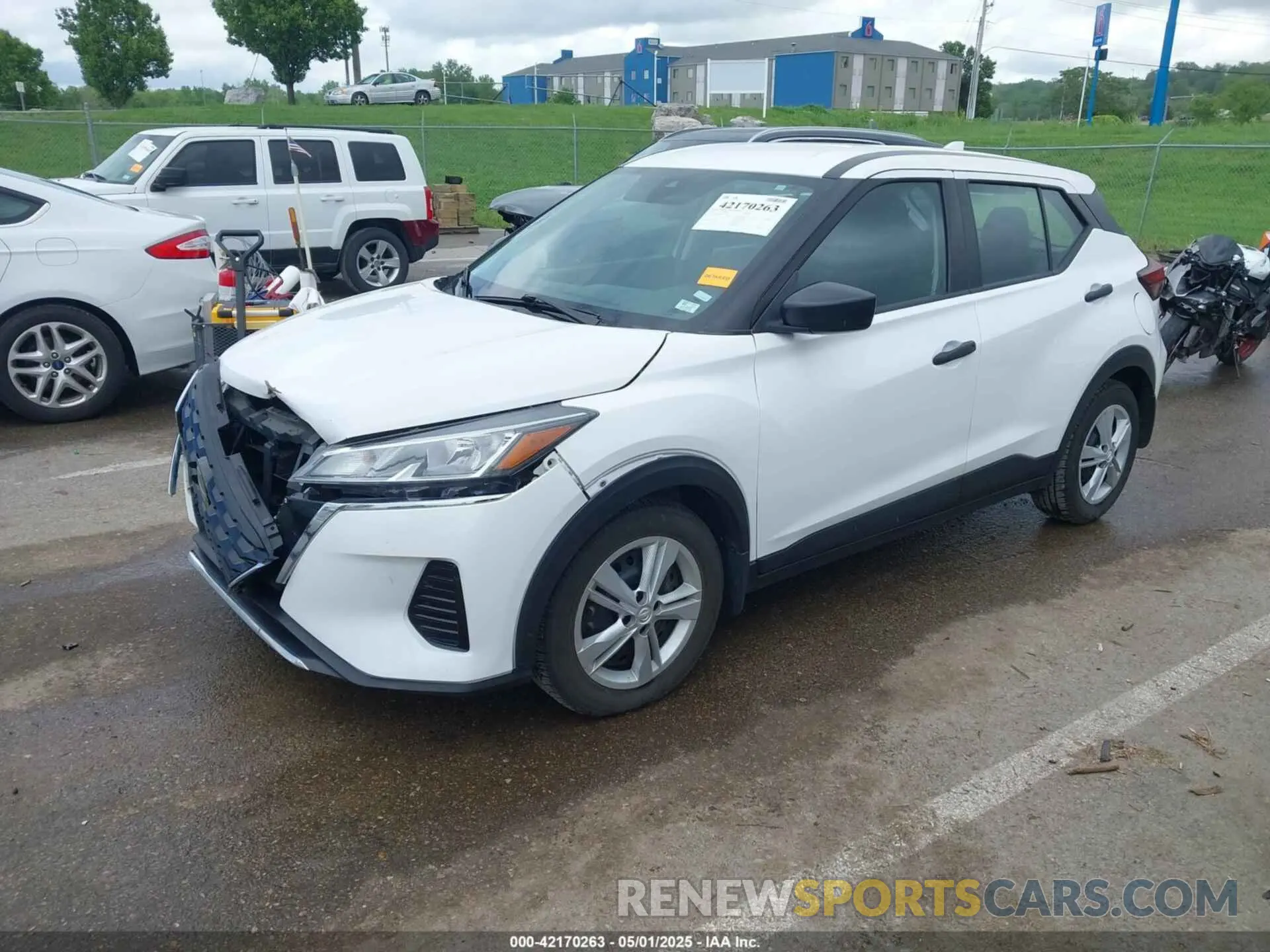 2 fotografías del automóvil dañado 3N1CP5BV0ML524517 NISSAN KICKS 2021