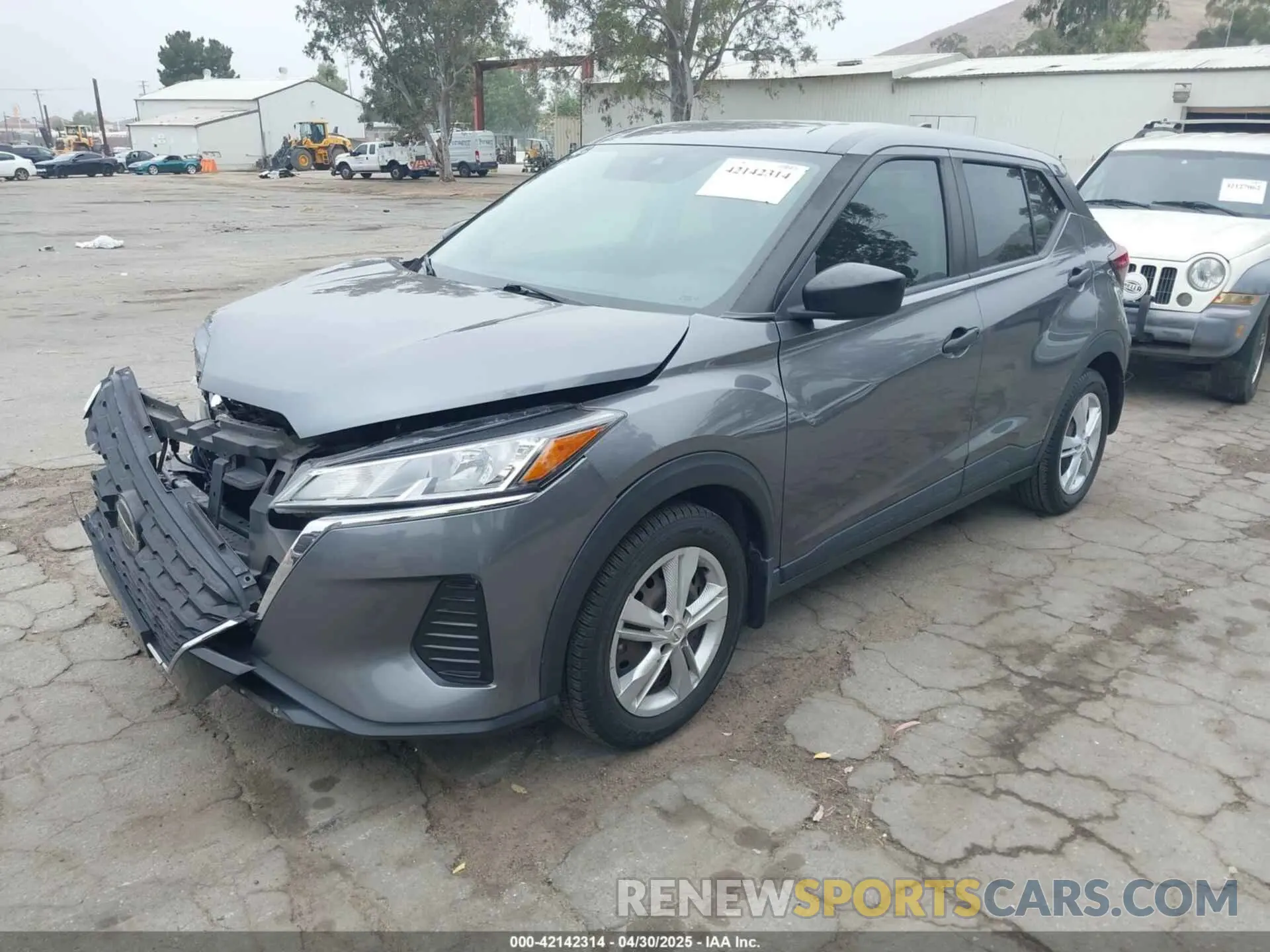 2 fotografías del automóvil dañado 3N1CP5BV1ML466062 NISSAN KICKS 2021