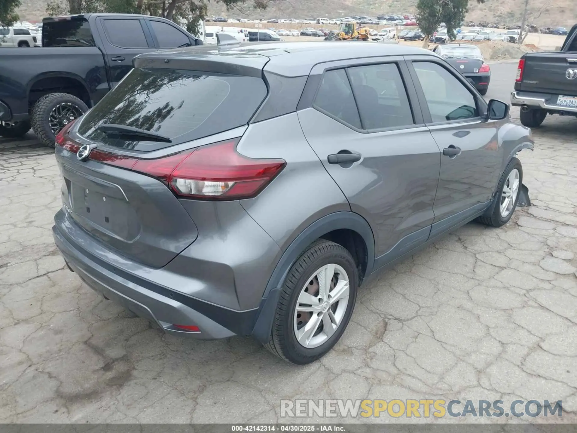 4 fotografías del automóvil dañado 3N1CP5BV1ML466062 NISSAN KICKS 2021