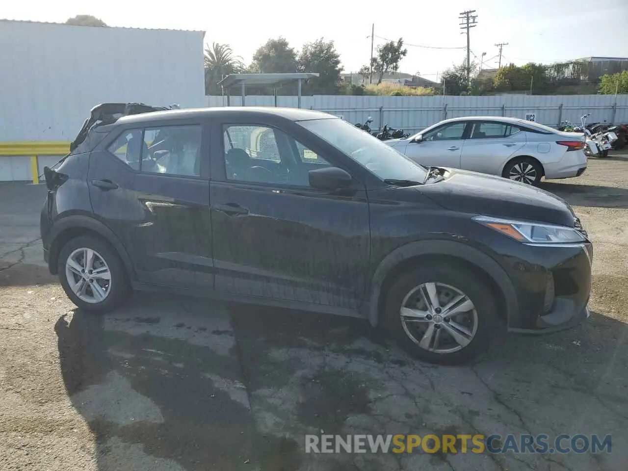 4 fotografías del automóvil dañado 3N1CP5BV1ML520234 NISSAN KICKS 2021