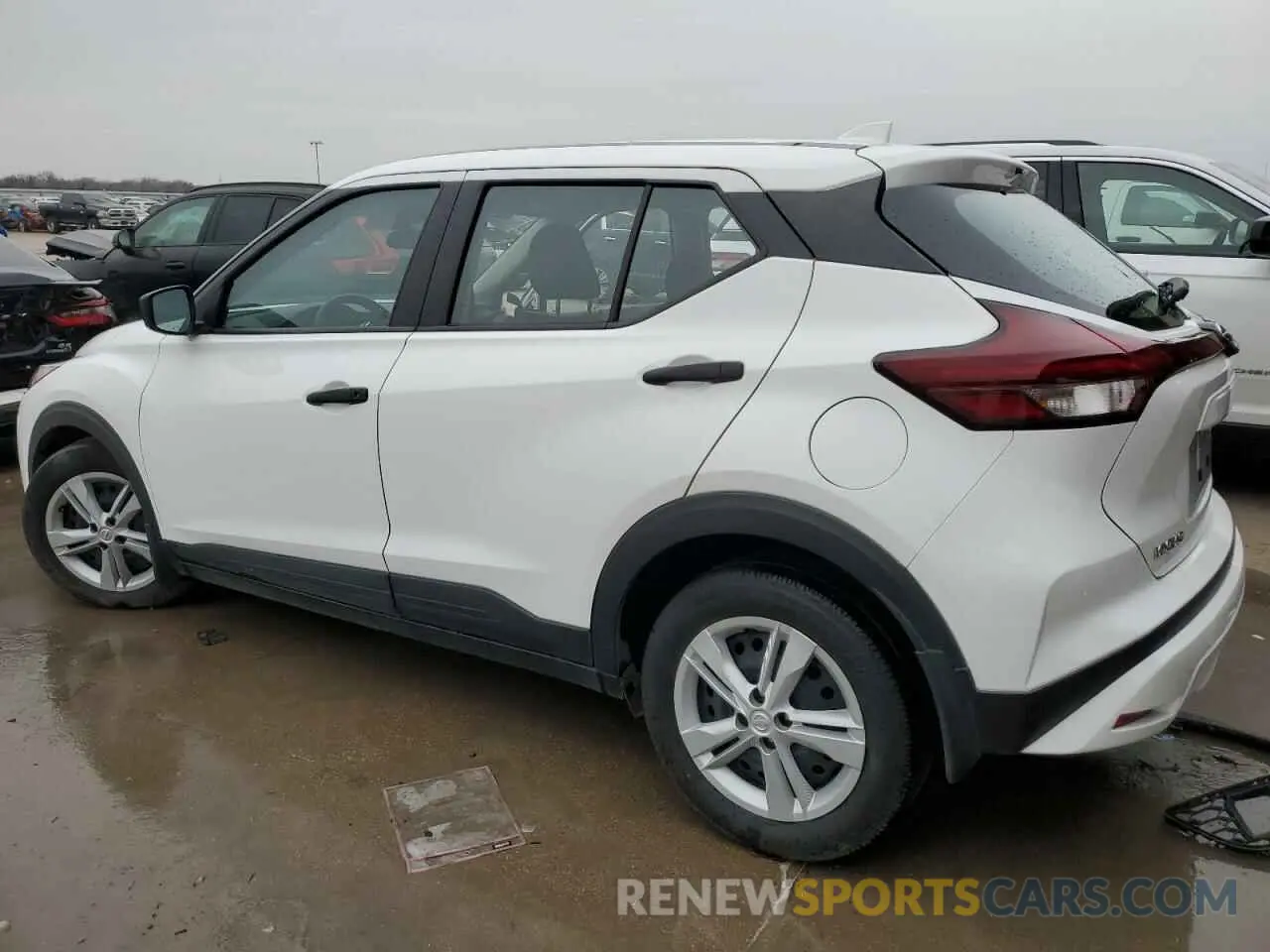 2 fotografías del automóvil dañado 3N1CP5BV1ML525966 NISSAN KICKS 2021