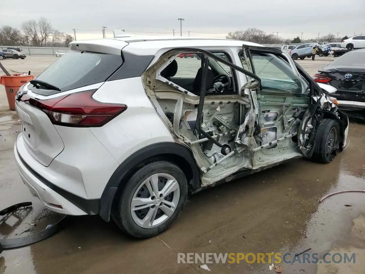 3 fotografías del automóvil dañado 3N1CP5BV1ML525966 NISSAN KICKS 2021