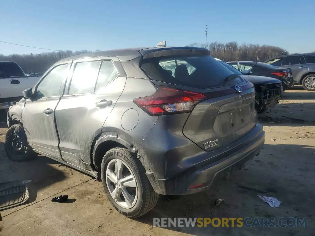 2 fotografías del automóvil dañado 3N1CP5BV2ML469181 NISSAN KICKS 2021