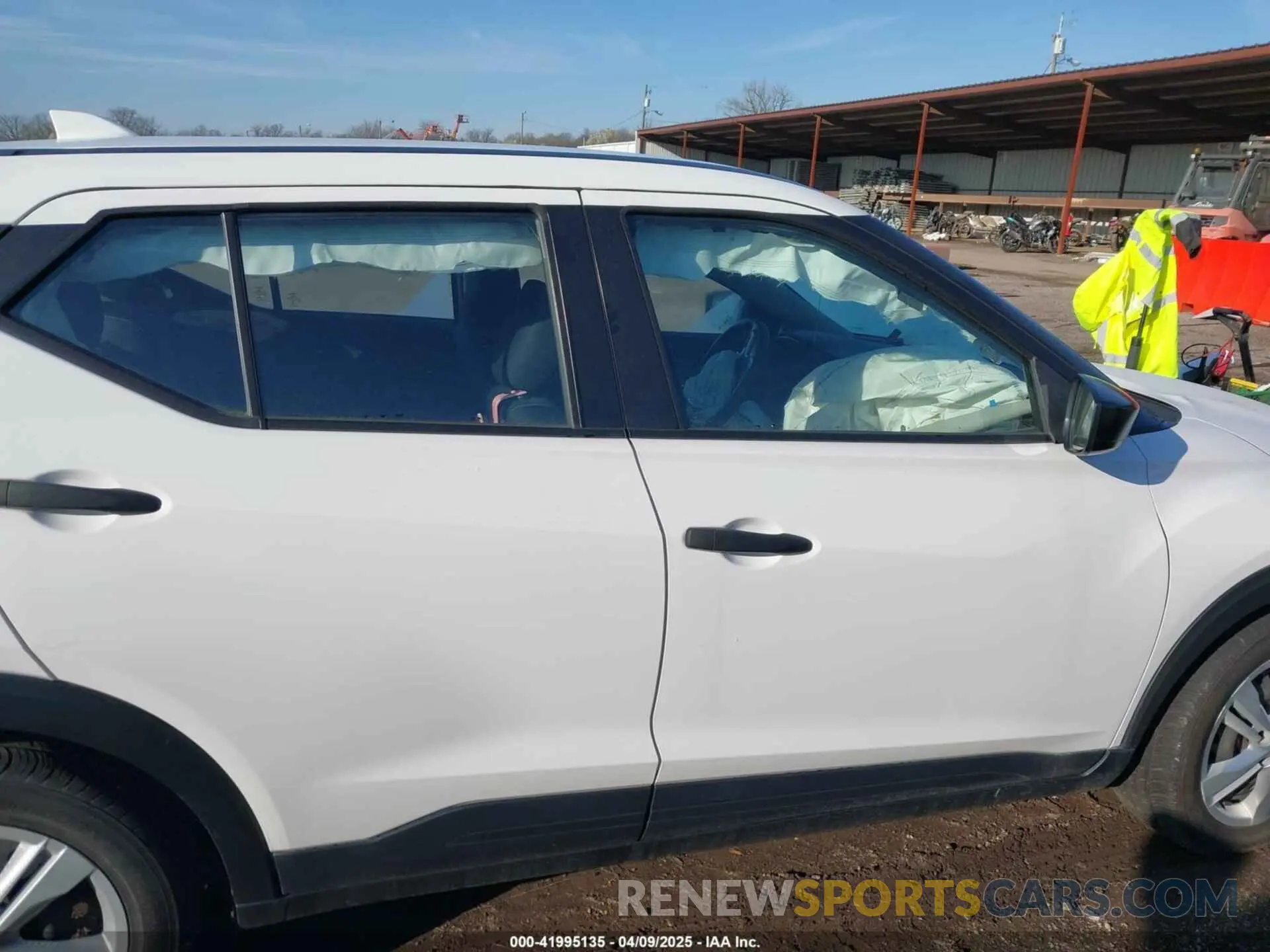 13 fotografías del automóvil dañado 3N1CP5BV2ML483629 NISSAN KICKS 2021