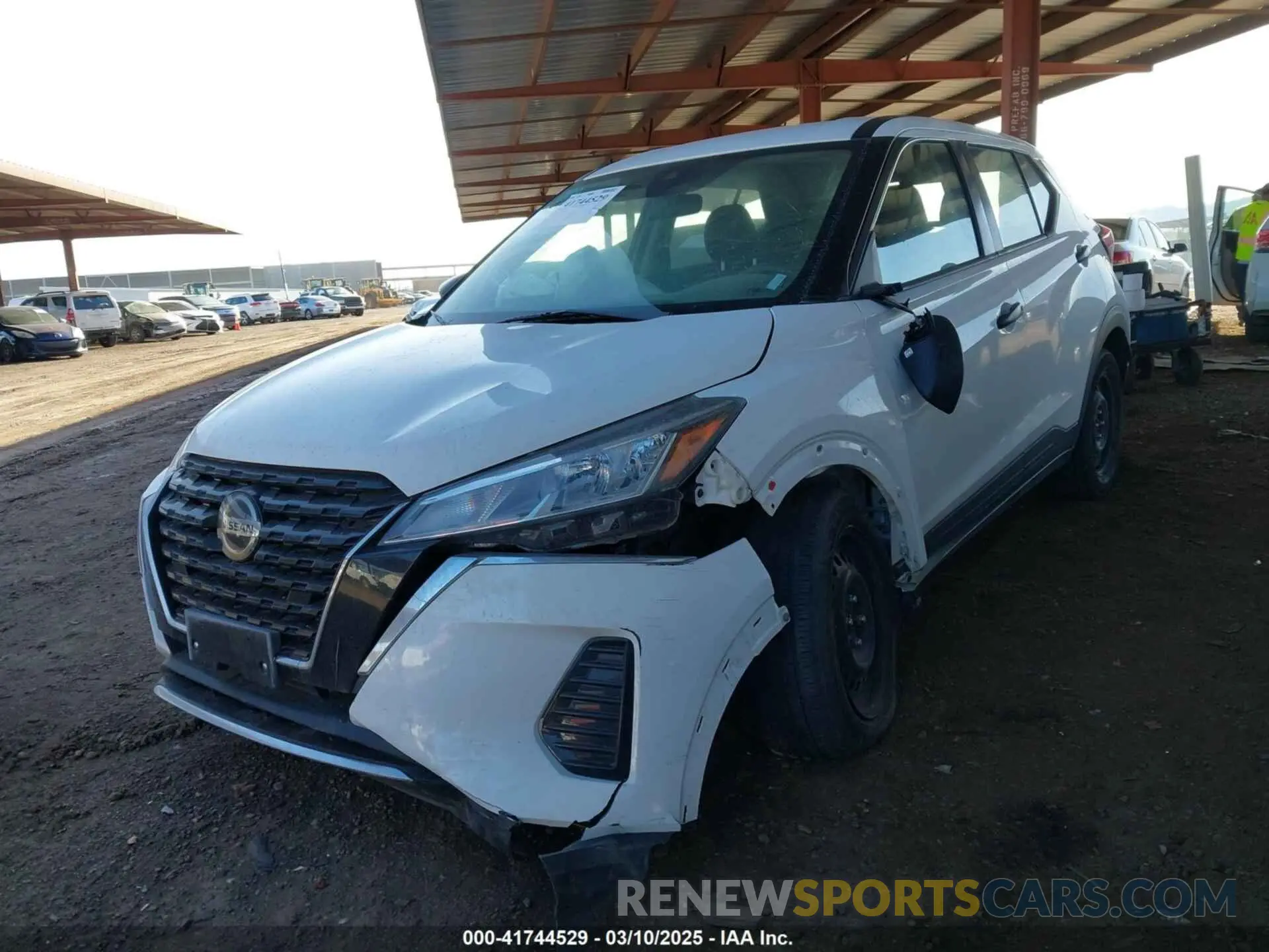 2 fotografías del automóvil dañado 3N1CP5BV2ML504365 NISSAN KICKS 2021