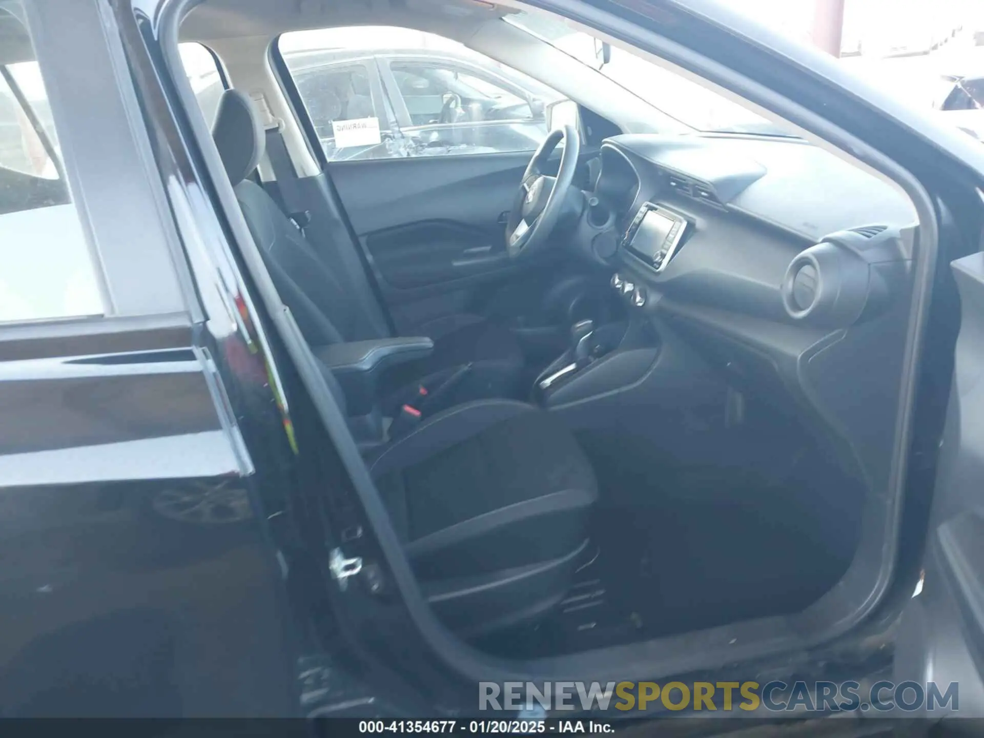 5 fotografías del automóvil dañado 3N1CP5BV2ML527550 NISSAN KICKS 2021