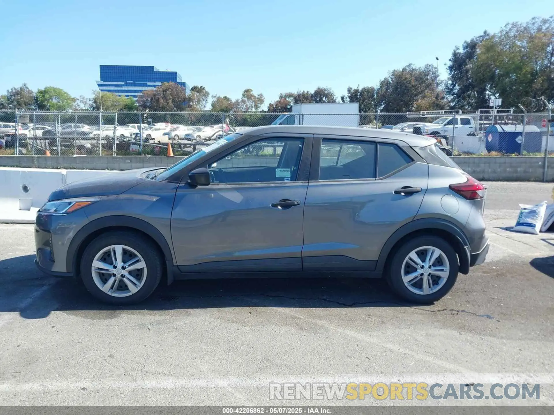 14 fotografías del automóvil dañado 3N1CP5BV2ML528505 NISSAN KICKS 2021