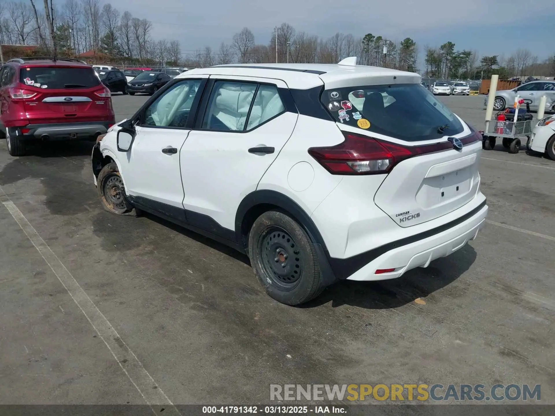 3 fotografías del automóvil dañado 3N1CP5BV5ML566388 NISSAN KICKS 2021