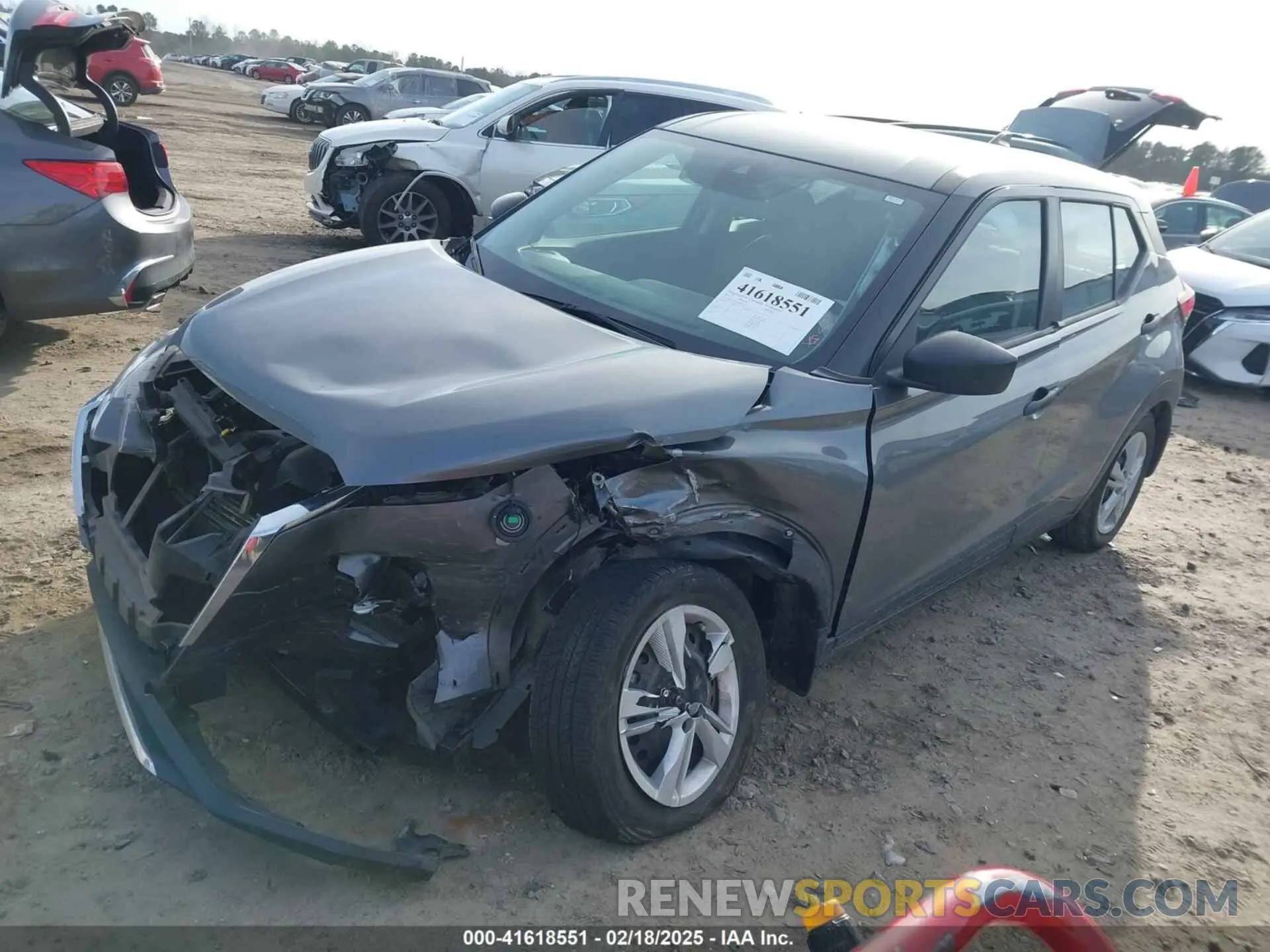 2 fotografías del automóvil dañado 3N1CP5BV8ML537354 NISSAN KICKS 2021