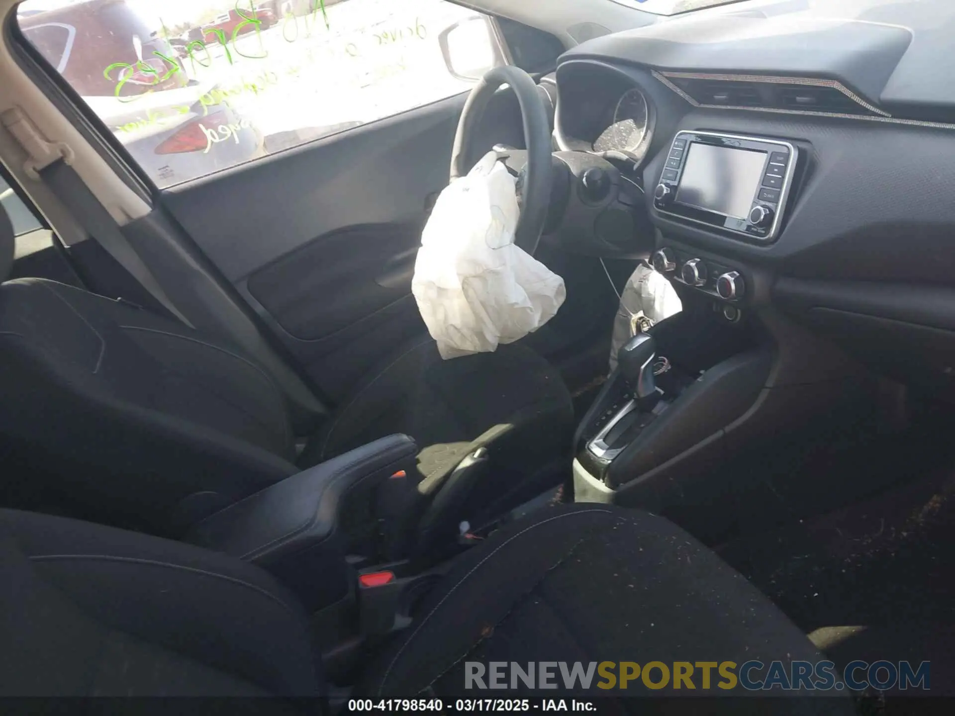 5 fotografías del automóvil dañado 3N1CP5BV8ML564912 NISSAN KICKS 2021
