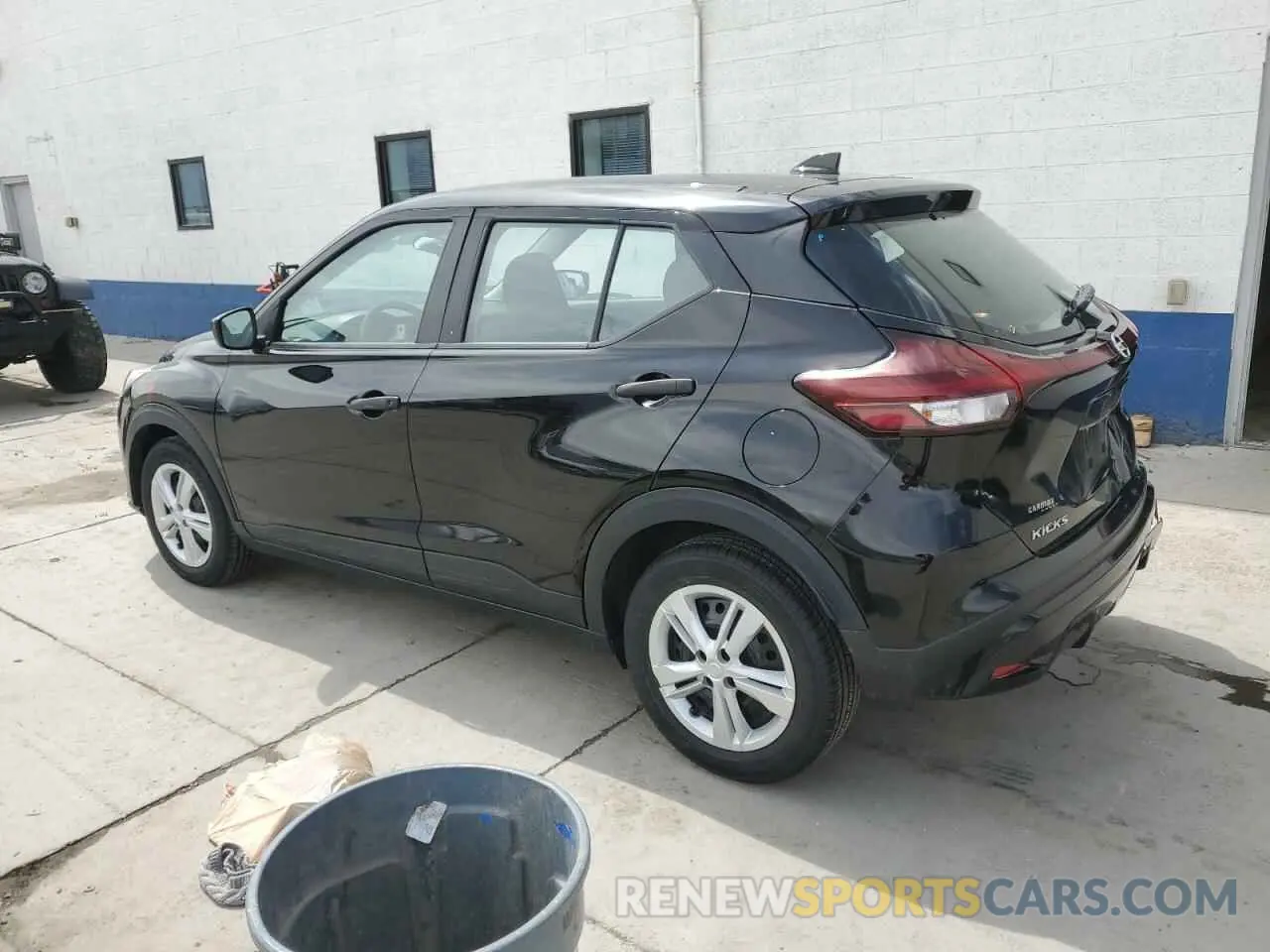2 fotografías del automóvil dañado 3N1CP5BV9ML503178 NISSAN KICKS 2021