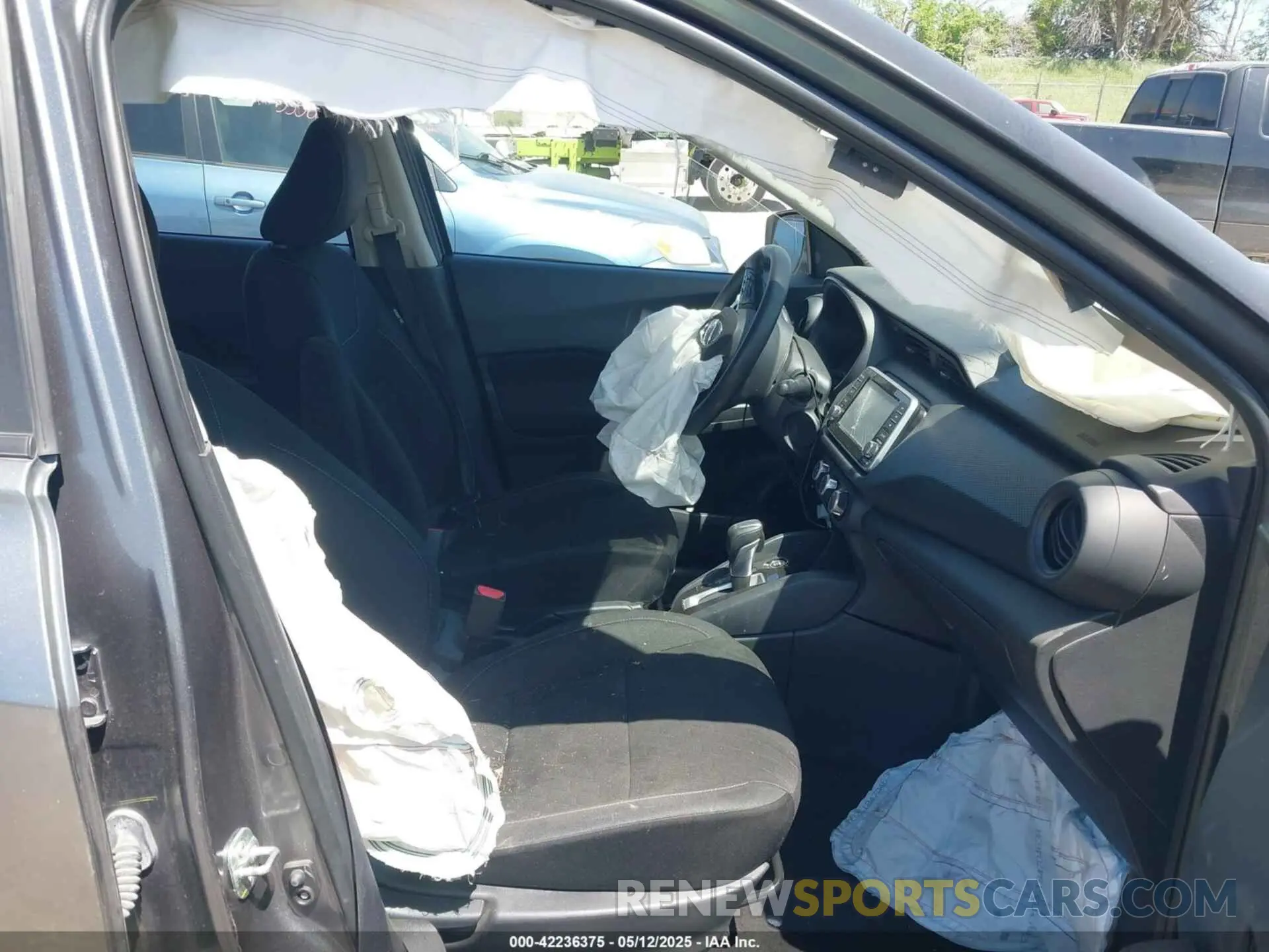 5 fotografías del automóvil dañado 3N1CP5BV9ML531000 NISSAN KICKS 2021