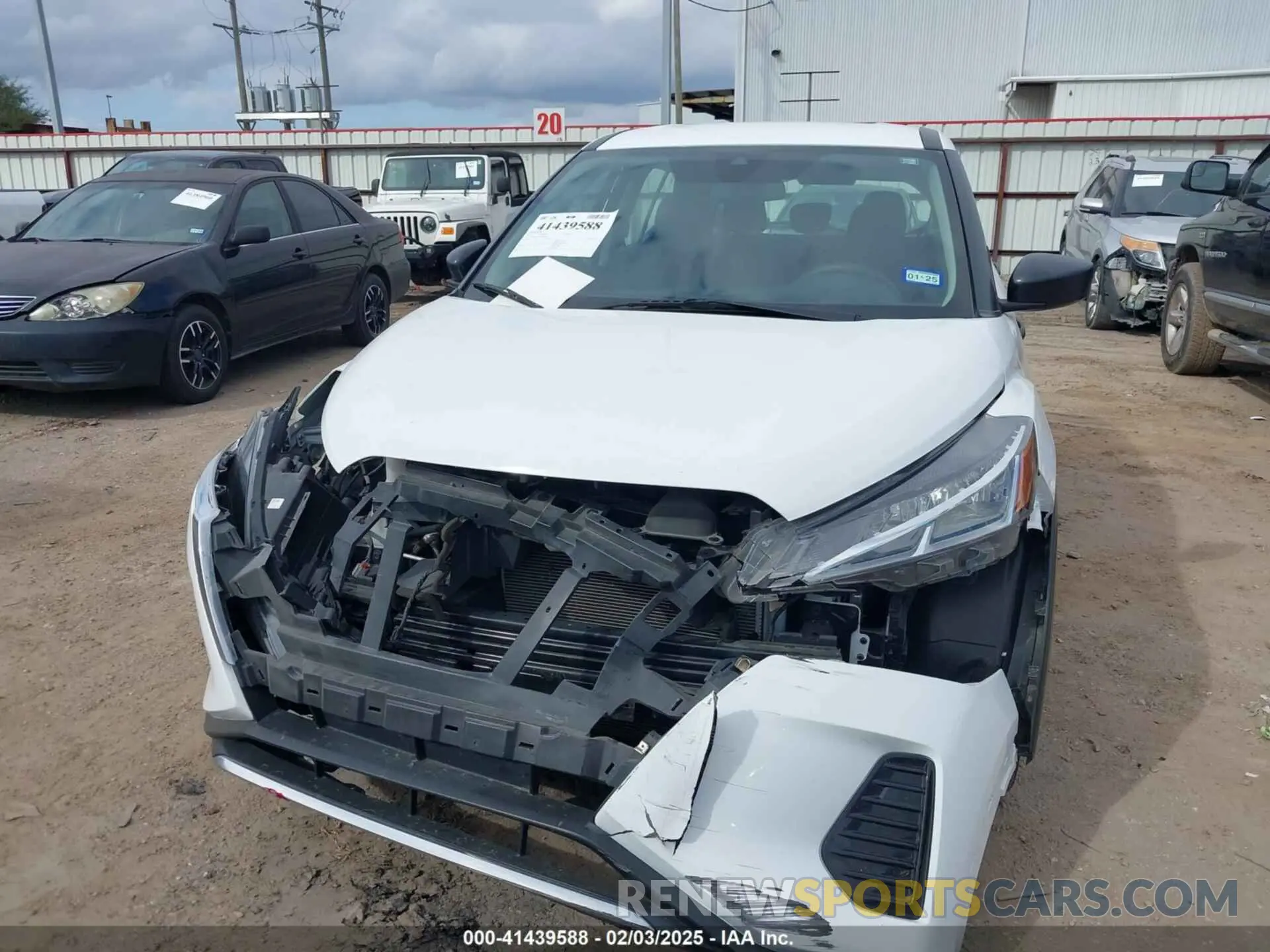 12 fotografías del automóvil dañado 3N1CP5BVXML483801 NISSAN KICKS 2021