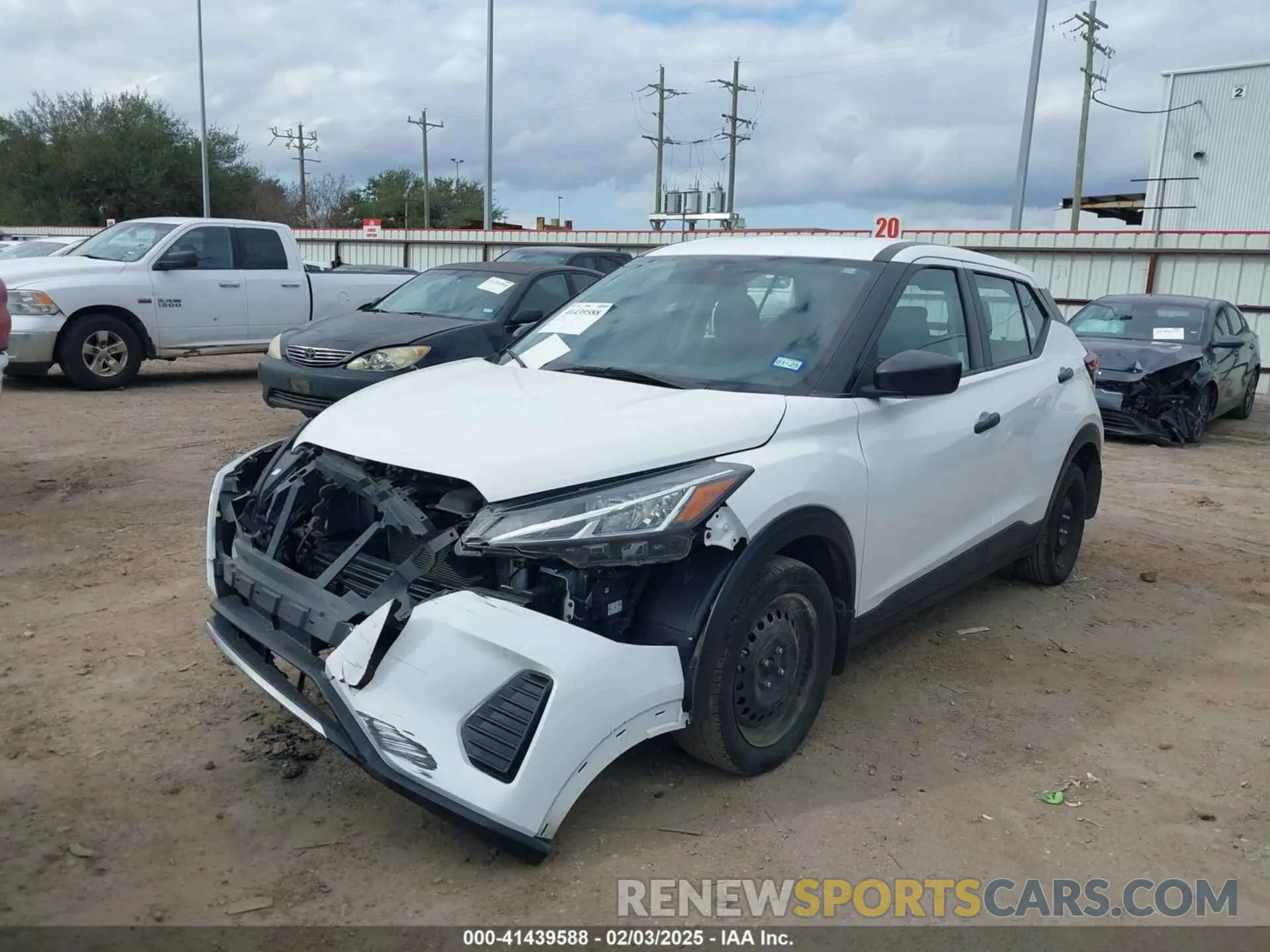2 fotografías del automóvil dañado 3N1CP5BVXML483801 NISSAN KICKS 2021