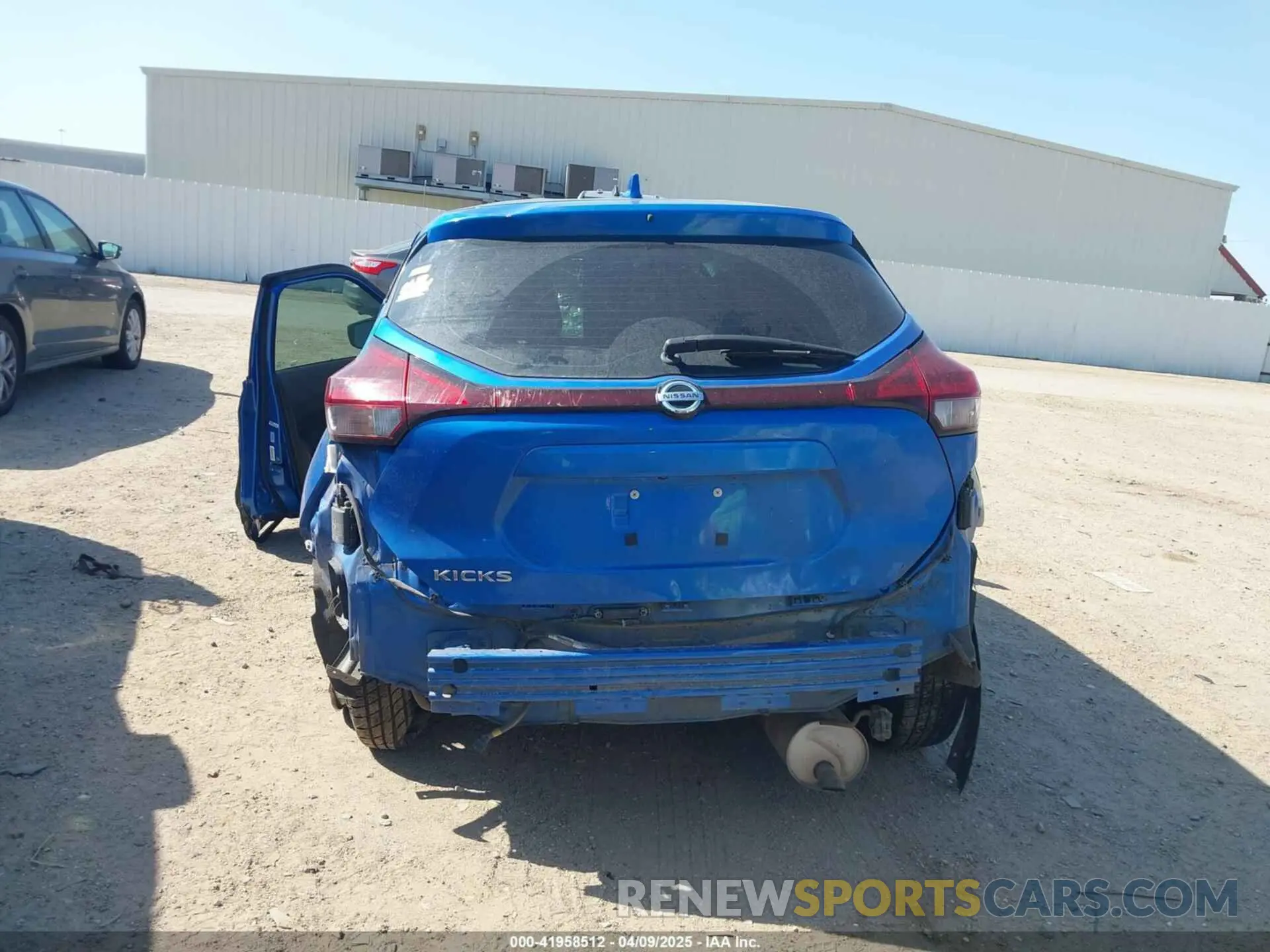 15 fotografías del automóvil dañado 3N1CP5BVXML519129 NISSAN KICKS 2021