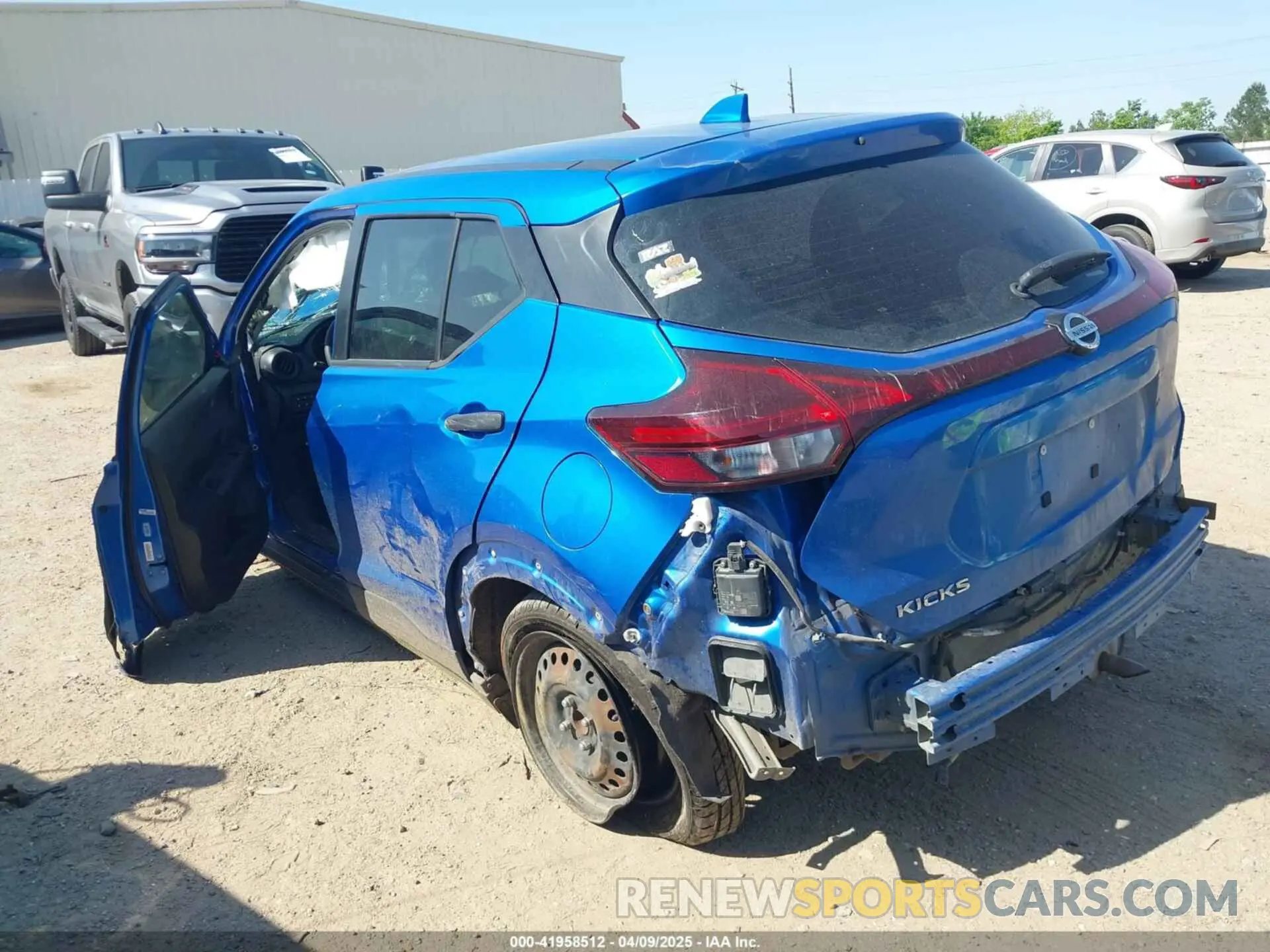 3 fotografías del automóvil dañado 3N1CP5BVXML519129 NISSAN KICKS 2021
