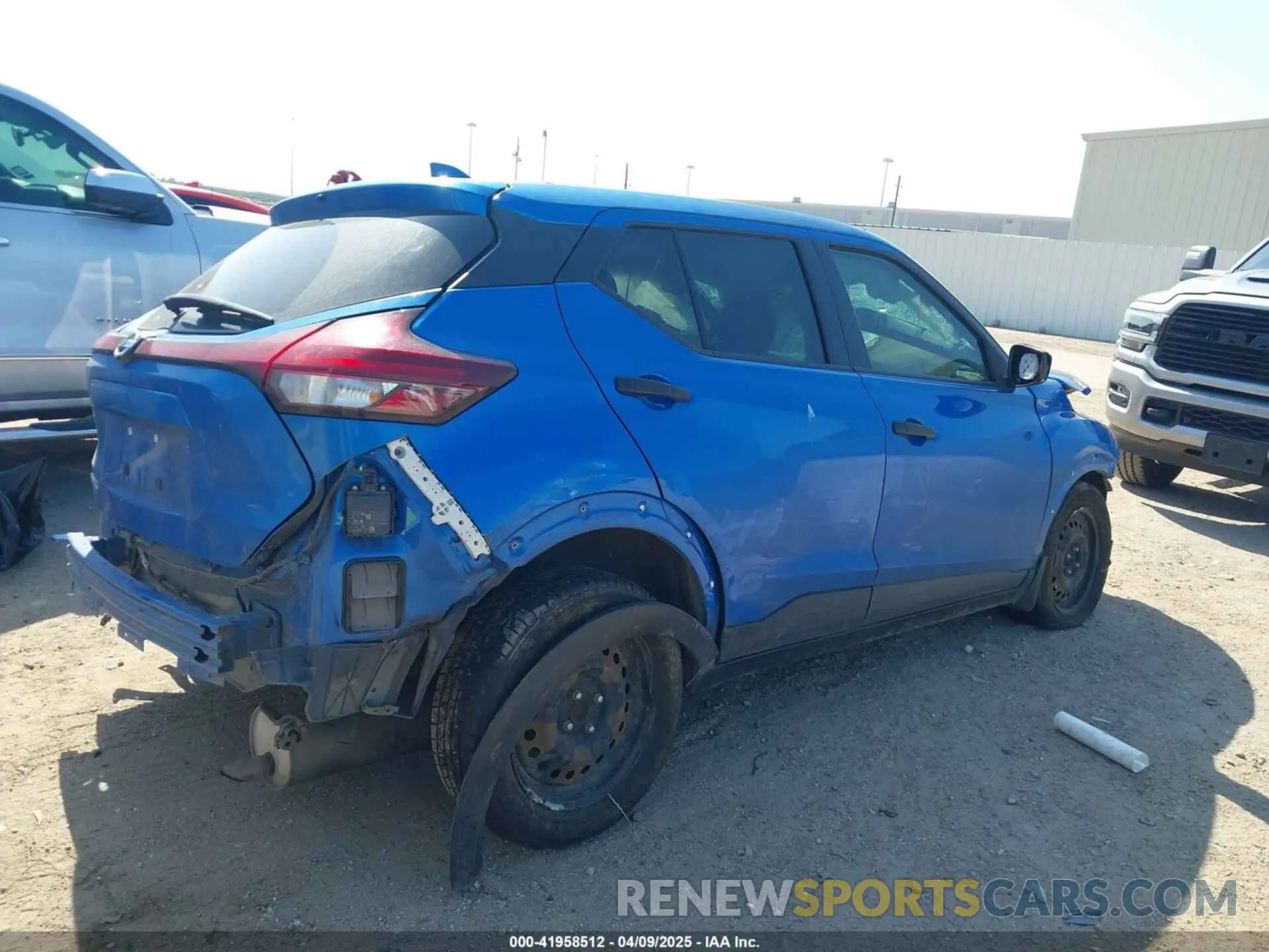 4 fotografías del automóvil dañado 3N1CP5BVXML519129 NISSAN KICKS 2021