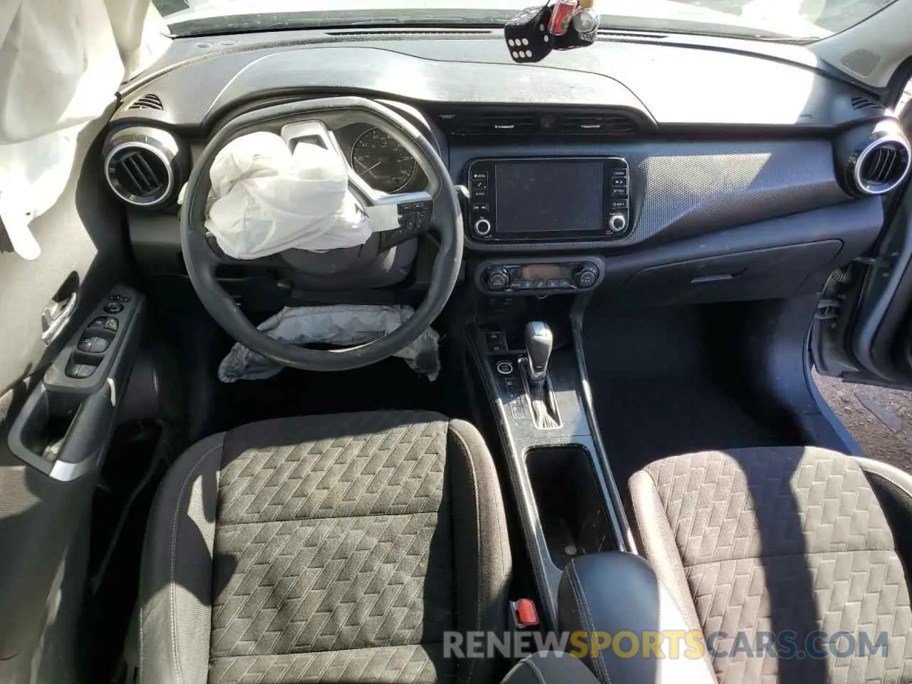 8 fotografías del automóvil dañado 3N1CP5CV1ML501018 NISSAN KICKS 2021