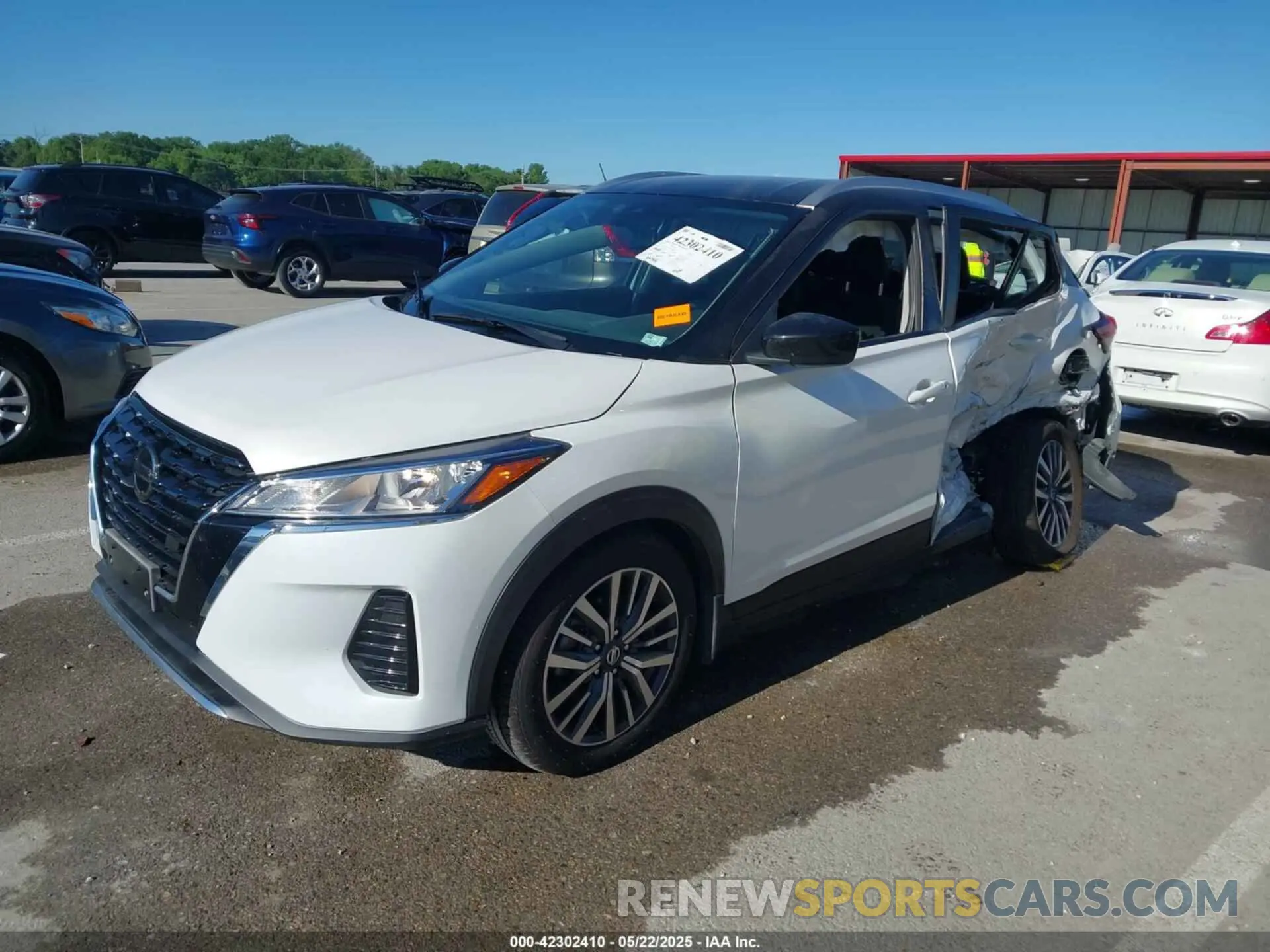 2 fotografías del automóvil dañado 3N1CP5CV1ML504436 NISSAN KICKS 2021