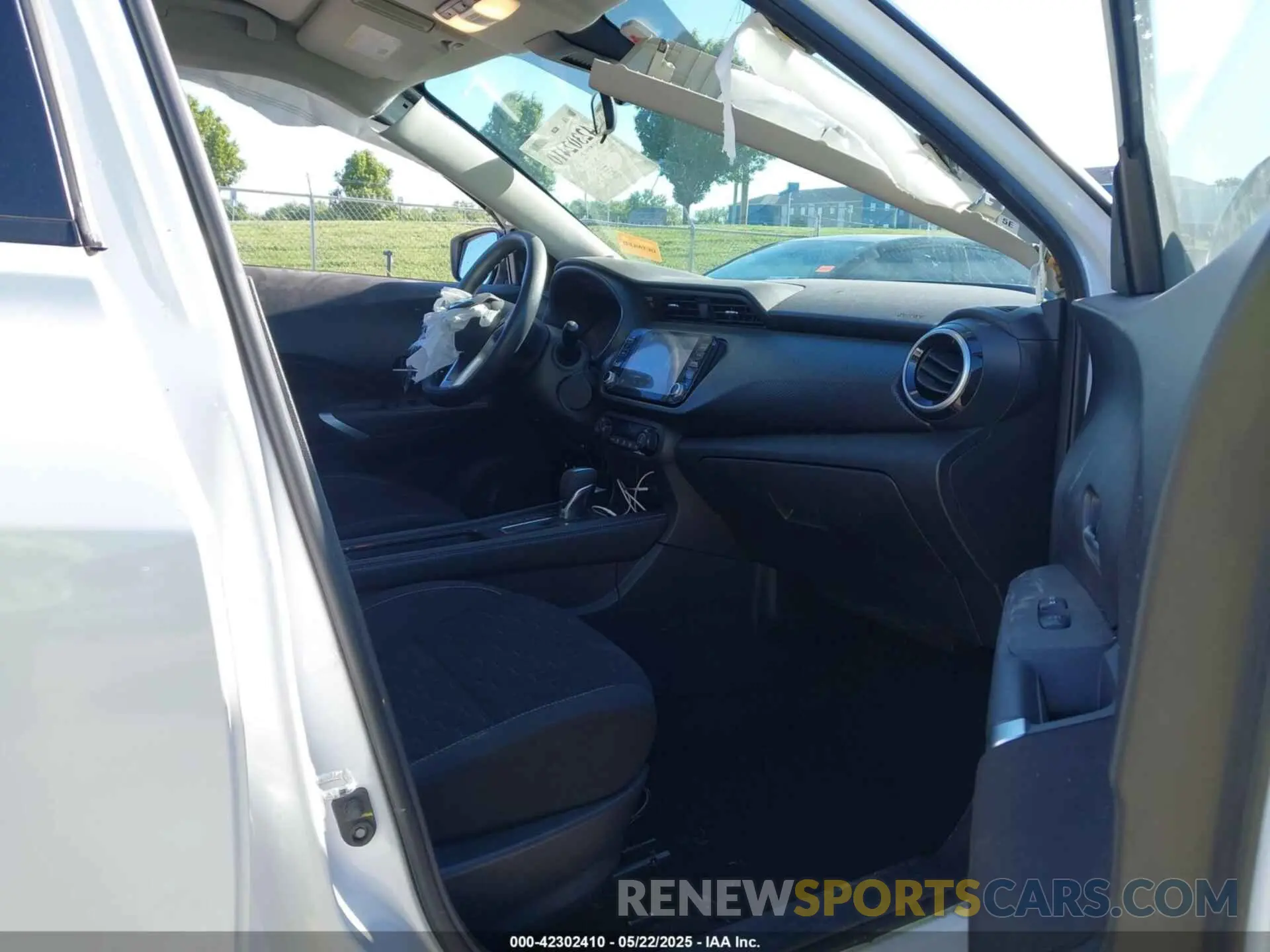 5 fotografías del automóvil dañado 3N1CP5CV1ML504436 NISSAN KICKS 2021