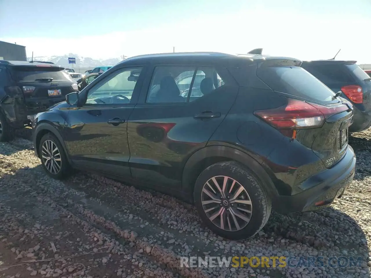 2 fotografías del automóvil dañado 3N1CP5CV1ML526047 NISSAN KICKS 2021