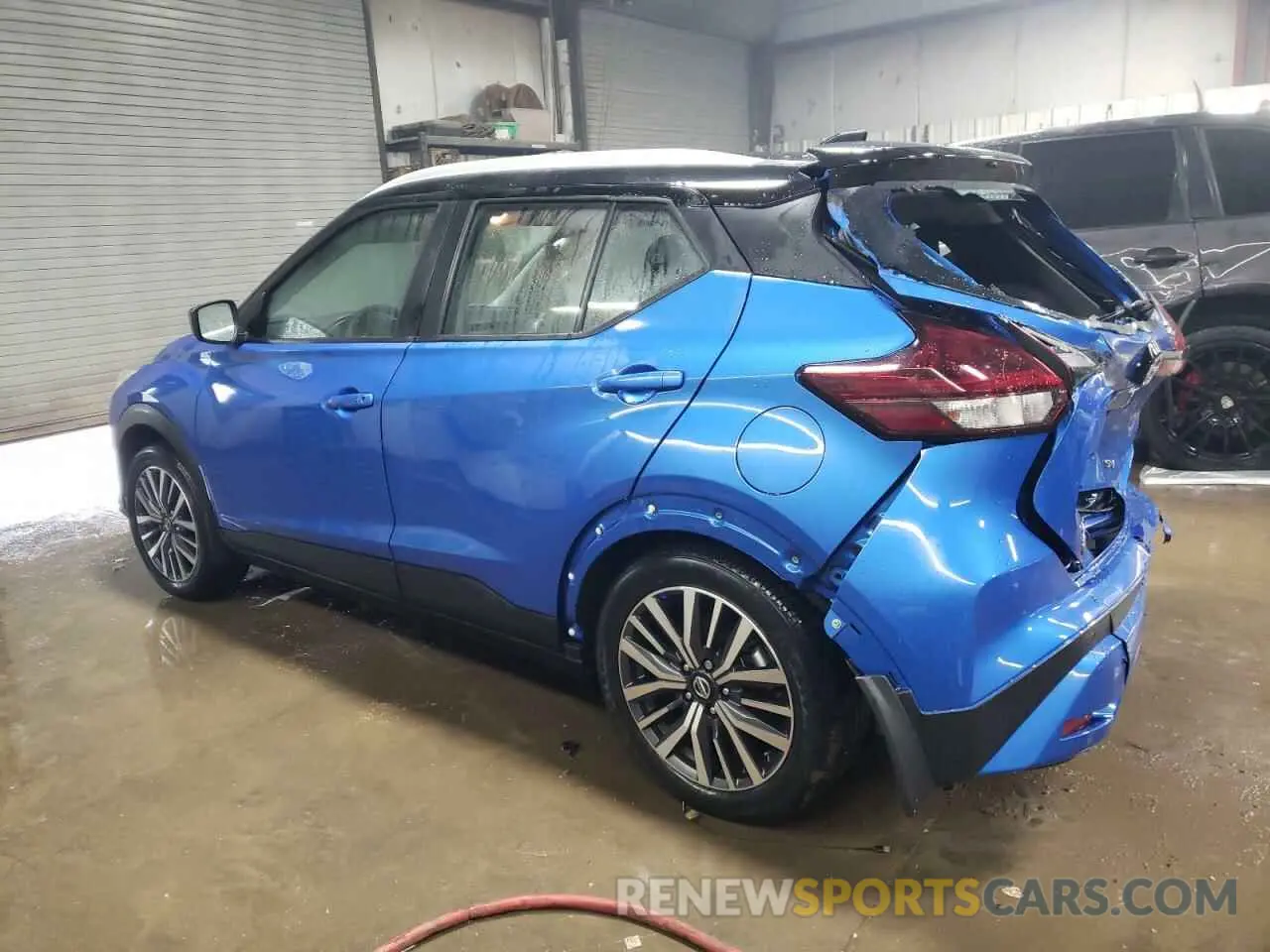 2 fotografías del automóvil dañado 3N1CP5CV3ML495738 NISSAN KICKS 2021