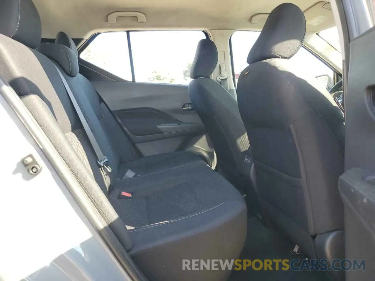 11 fotografías del automóvil dañado 3N1CP5CV3ML540192 NISSAN KICKS 2021
