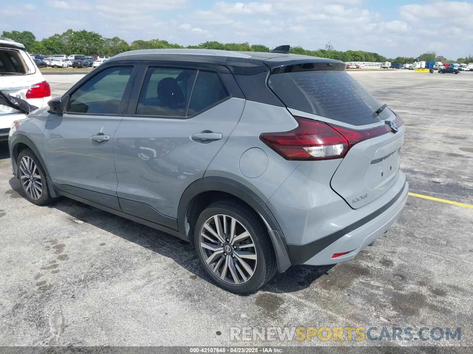 3 fotografías del automóvil dañado 3N1CP5CV4ML488135 NISSAN KICKS 2021