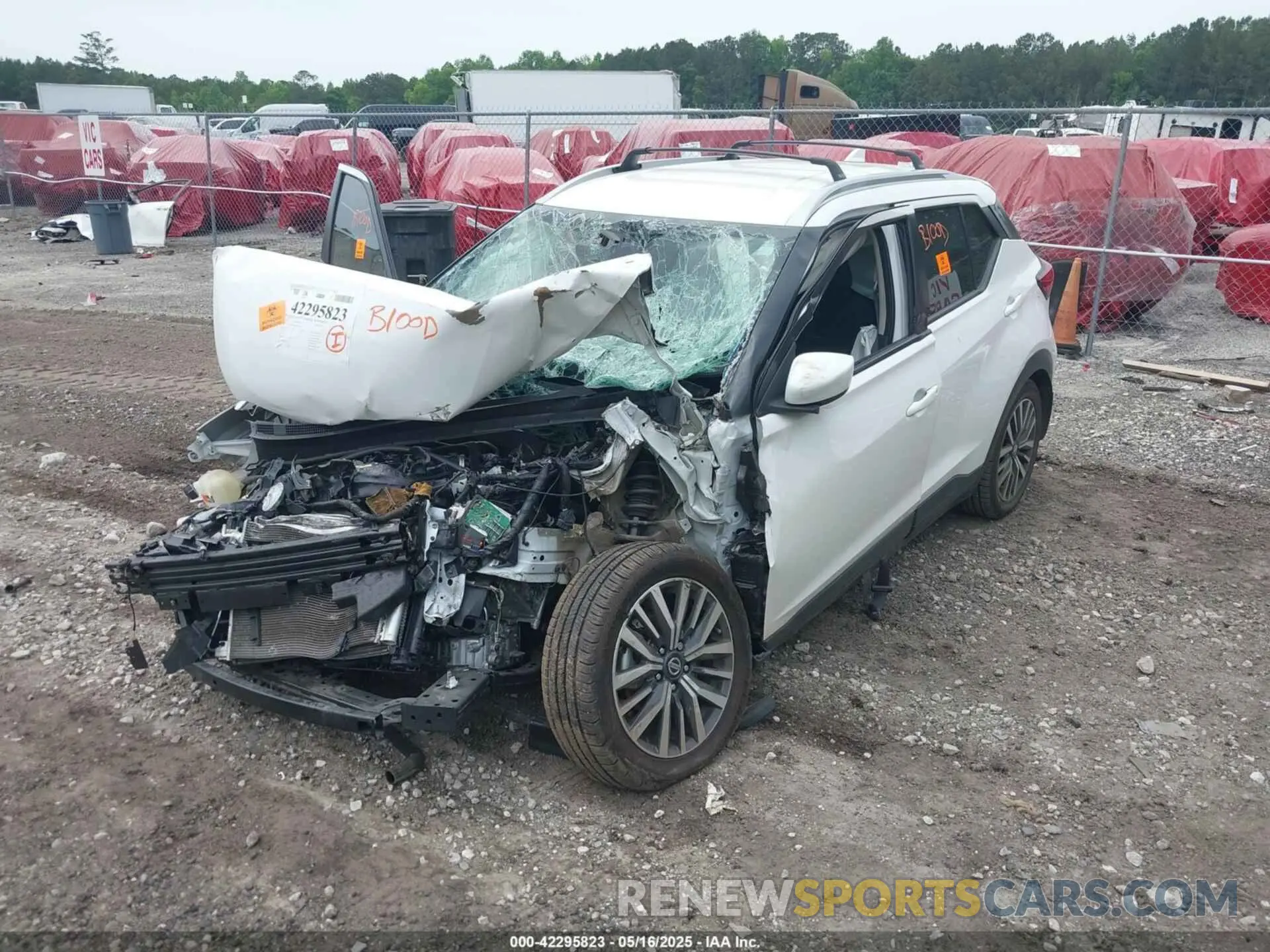 2 fotografías del automóvil dañado 3N1CP5CV4ML557339 NISSAN KICKS 2021