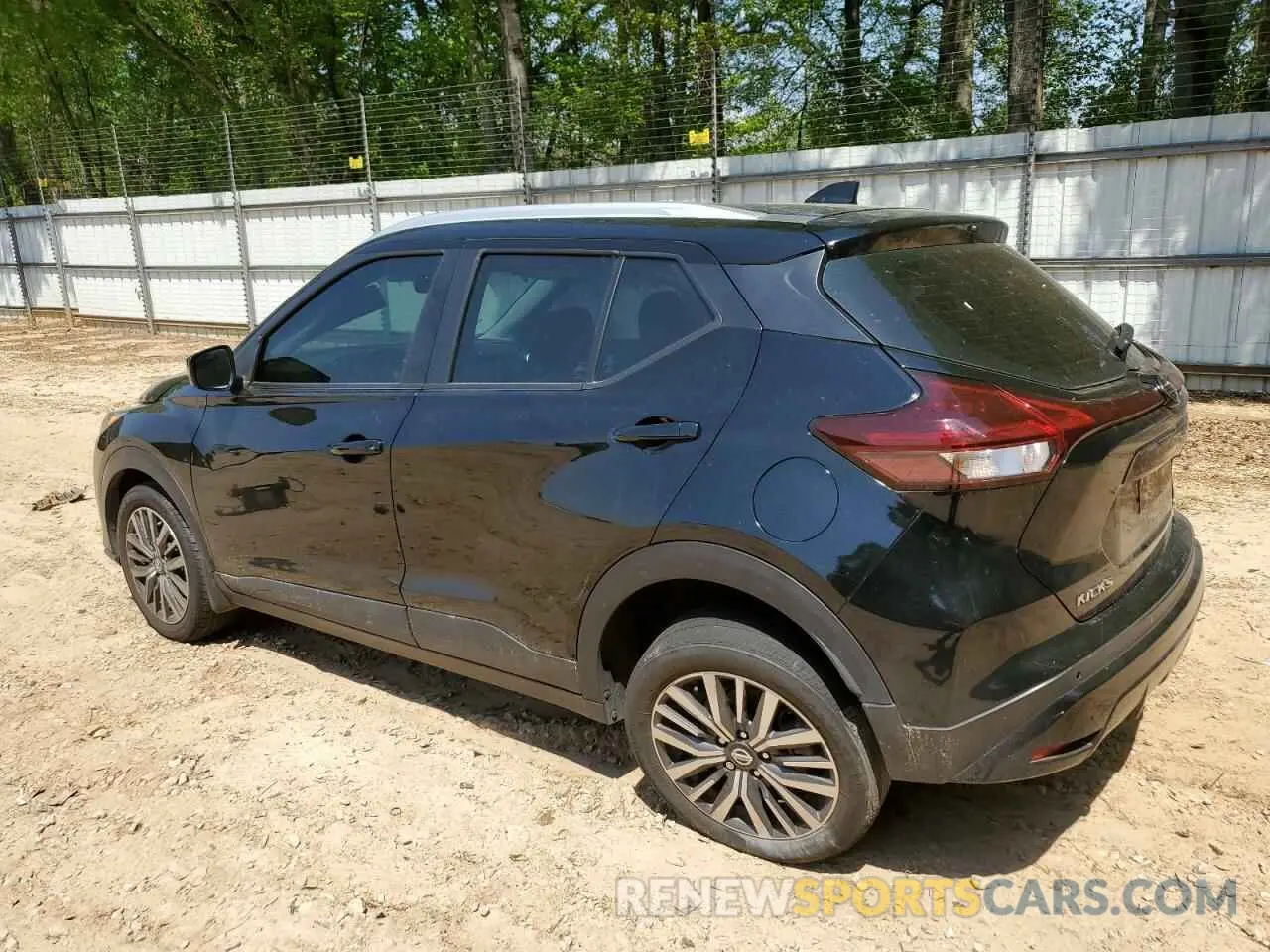 2 fotografías del automóvil dañado 3N1CP5CV5ML492629 NISSAN KICKS 2021