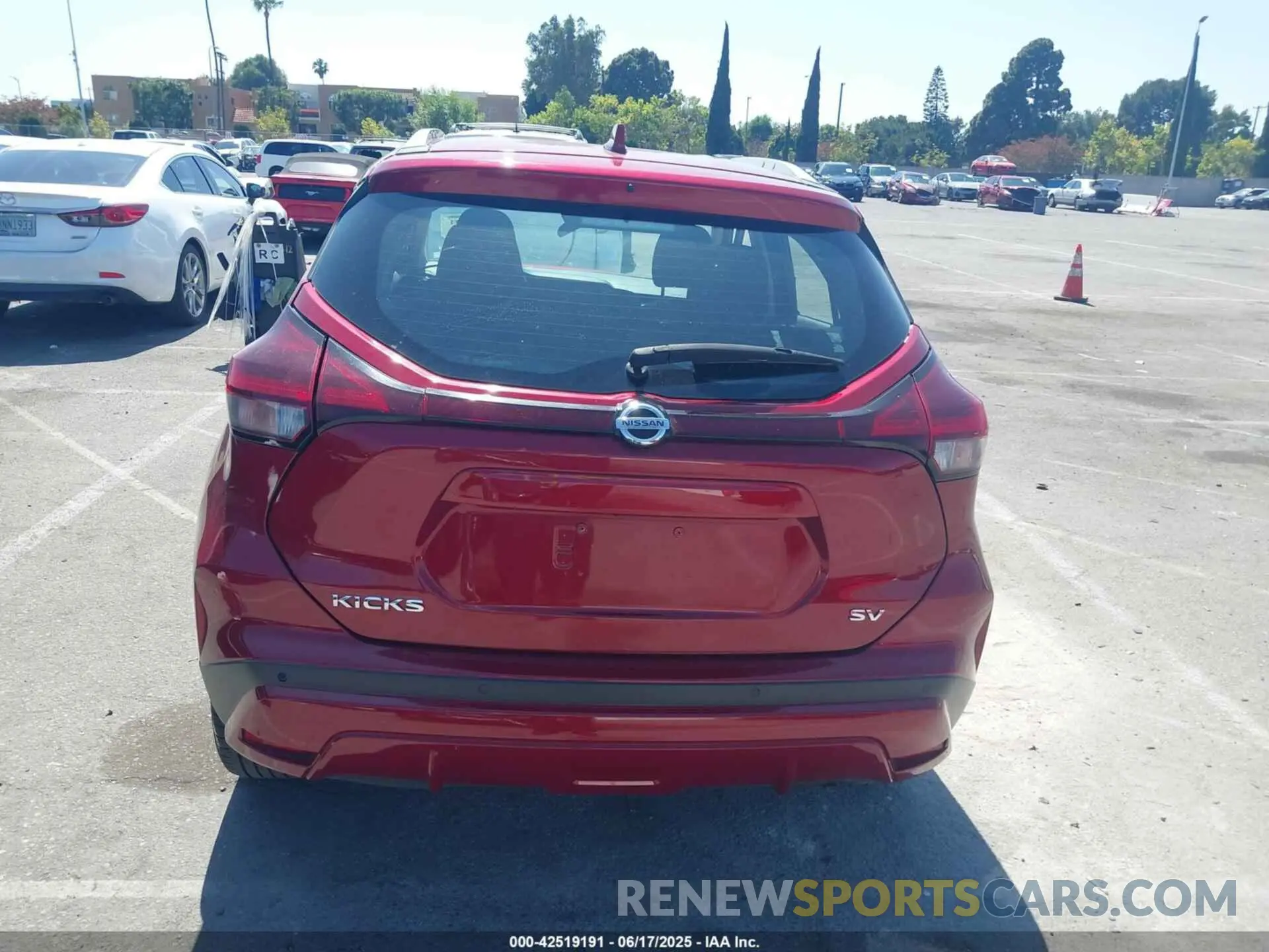 16 fotografías del automóvil dañado 3N1CP5CV5ML503158 NISSAN KICKS 2021