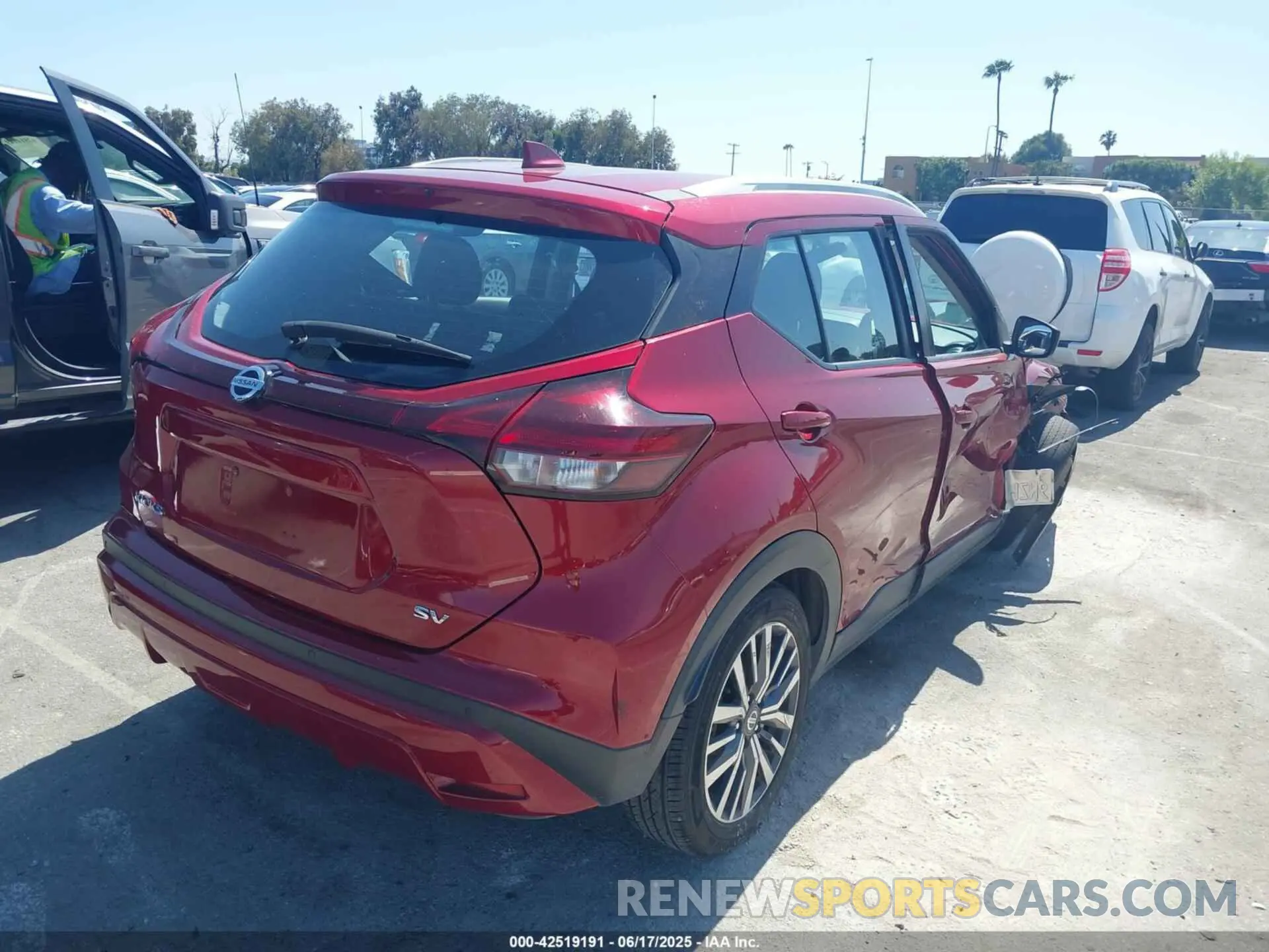 4 fotografías del automóvil dañado 3N1CP5CV5ML503158 NISSAN KICKS 2021