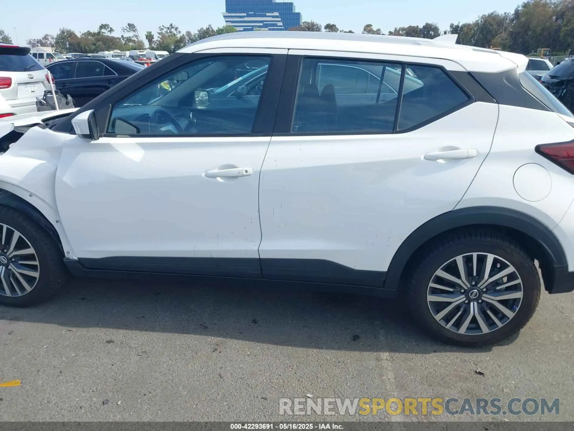 14 fotografías del automóvil dañado 3N1CP5CV6ML470882 NISSAN KICKS 2021